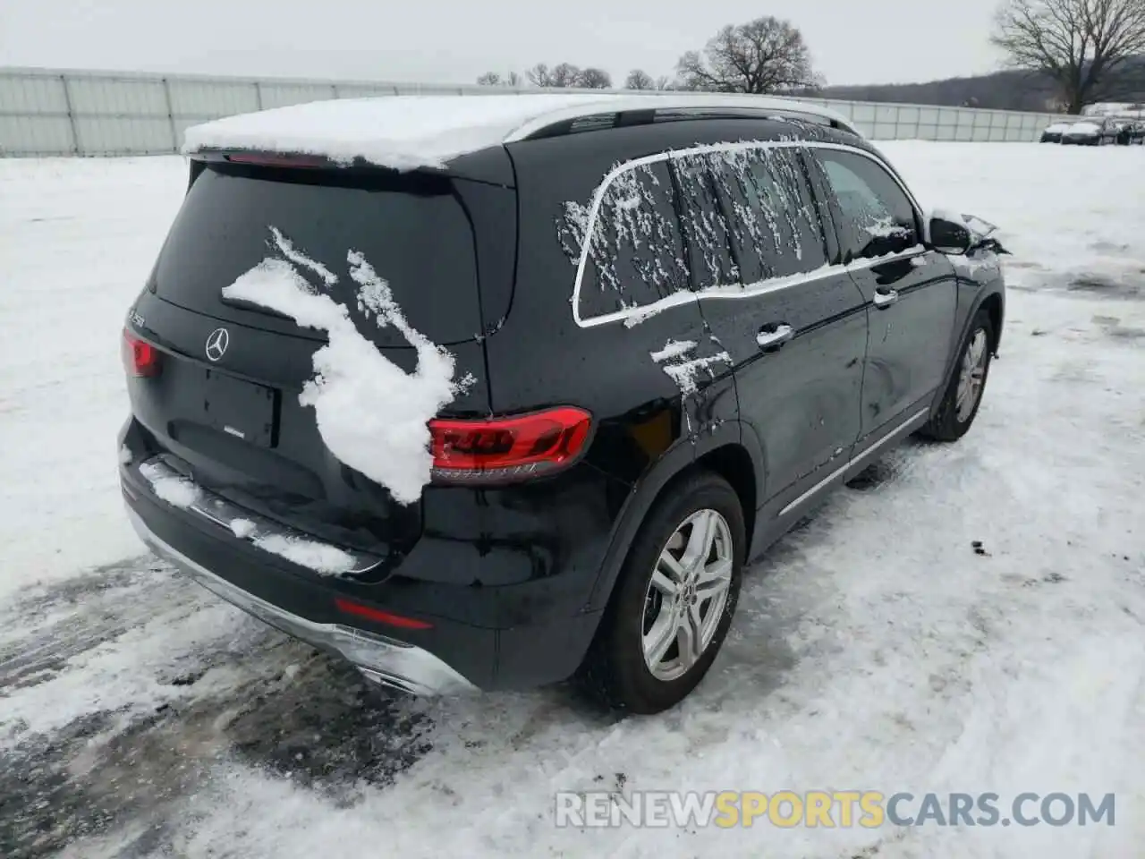 4 Photograph of a damaged car W1N4M4HBXMW115347 MERCEDES-BENZ GLB-CLASS 2021