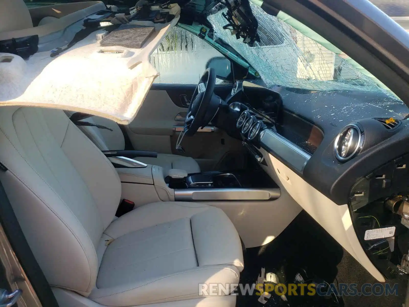 5 Photograph of a damaged car W1N4M4HBXMW138904 MERCEDES-BENZ GLB-CLASS 2021