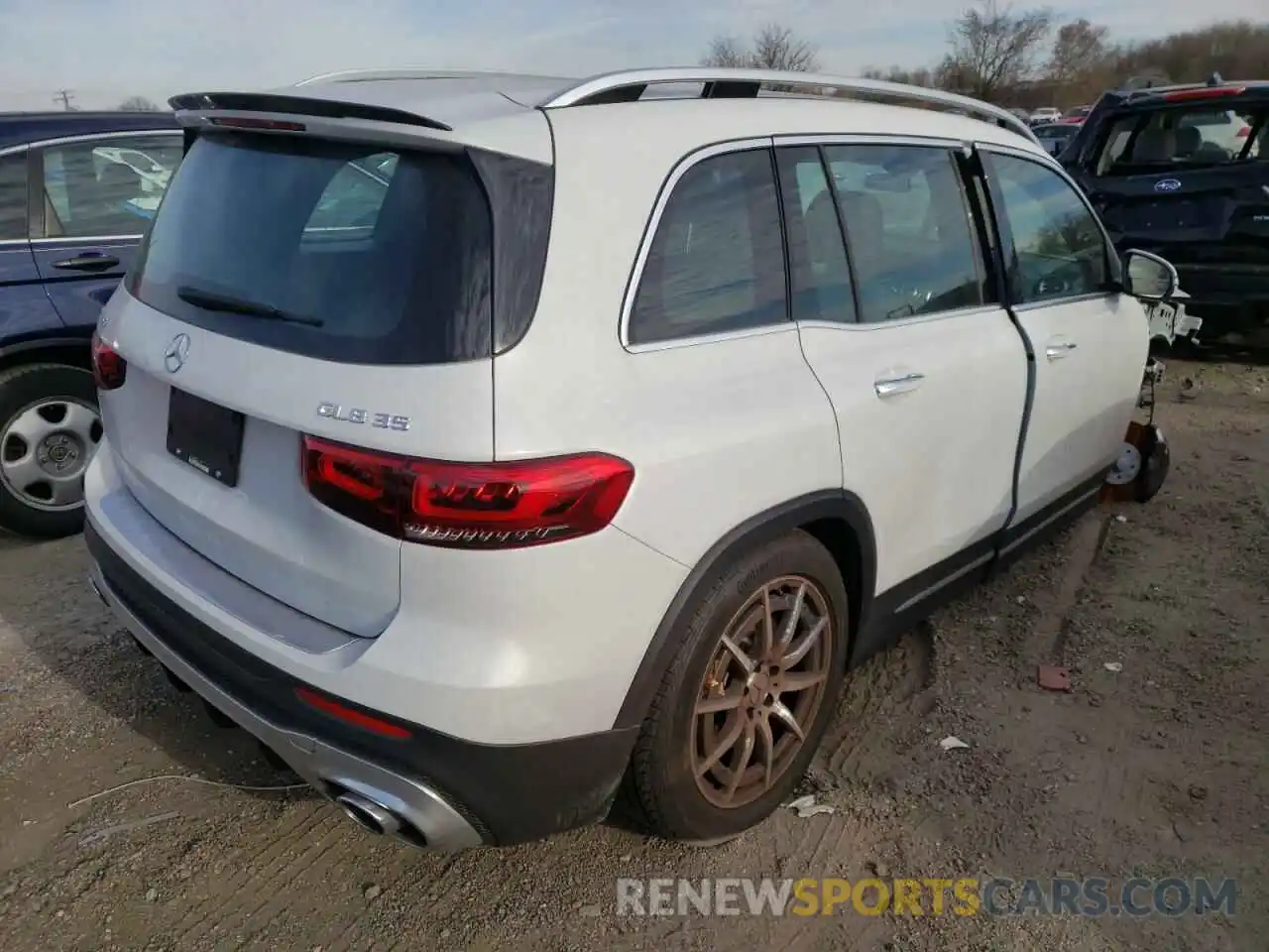 4 Photograph of a damaged car W1N4M5BBXMW133457 MERCEDES-BENZ GLB-CLASS 2021