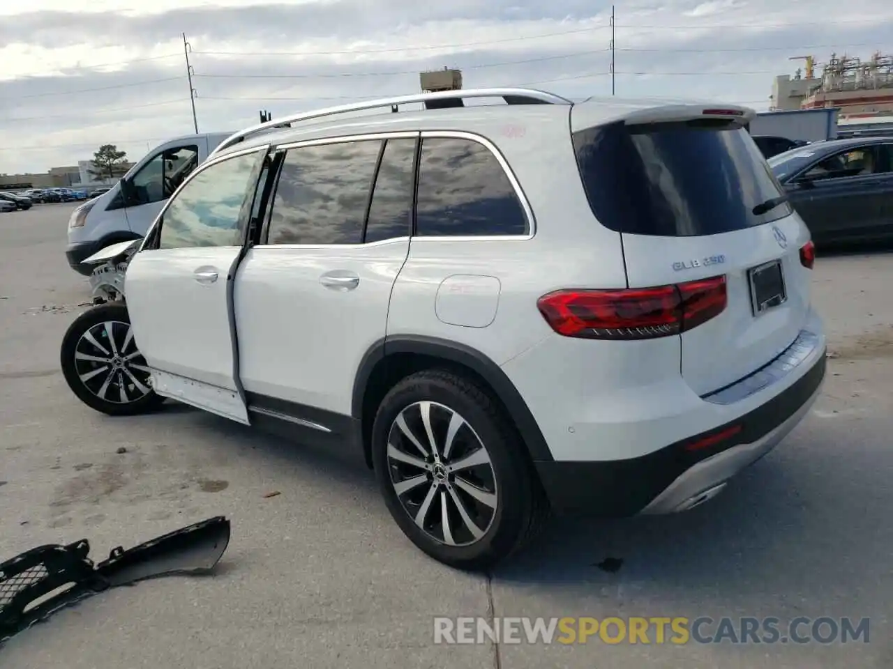 2 Photograph of a damaged car W1N4M4GBXPW318485 MERCEDES-BENZ GLB-CLASS 2023