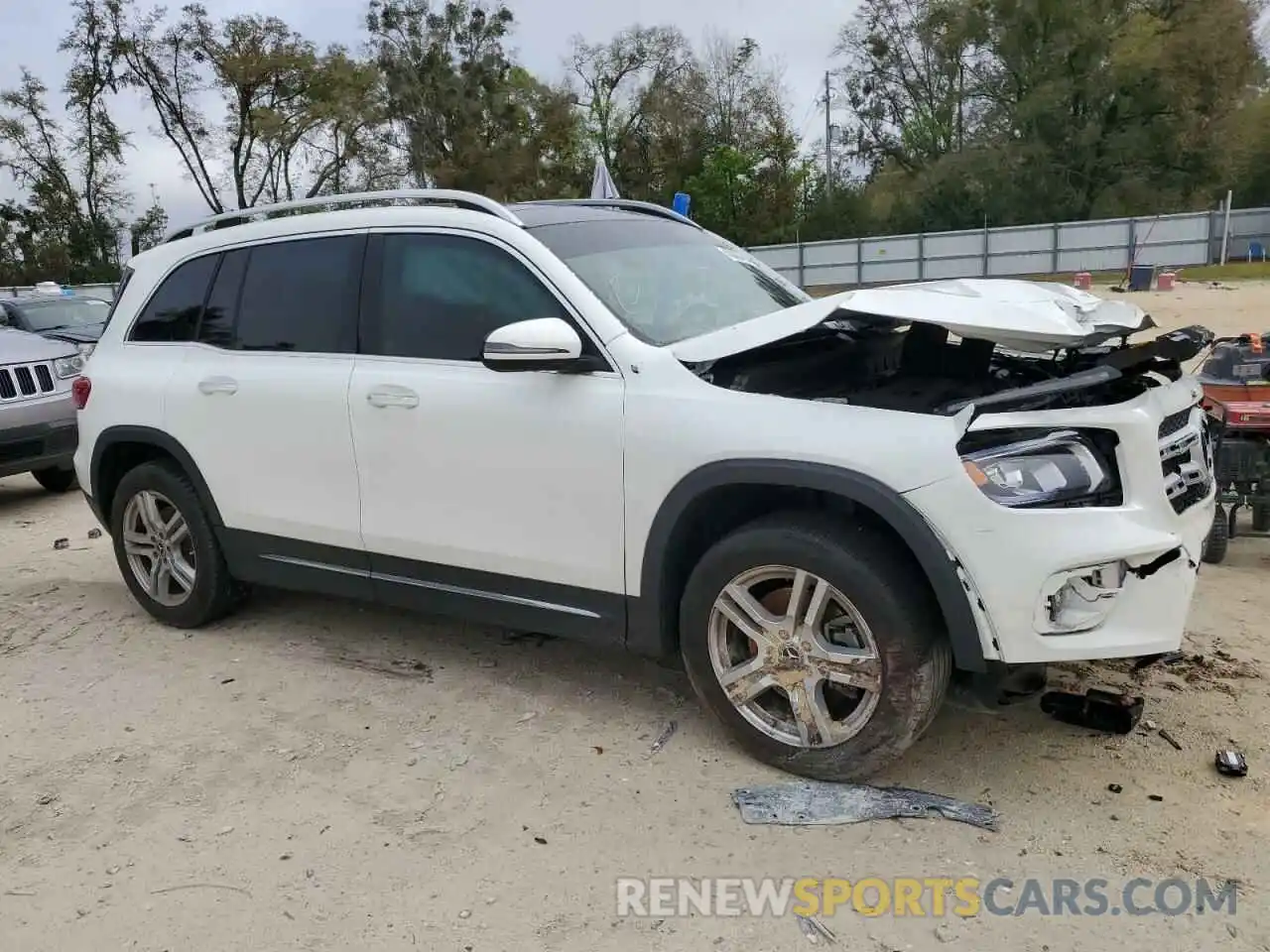 4 Photograph of a damaged car W1N4M4HB5PW299133 MERCEDES-BENZ GLB-CLASS 2023