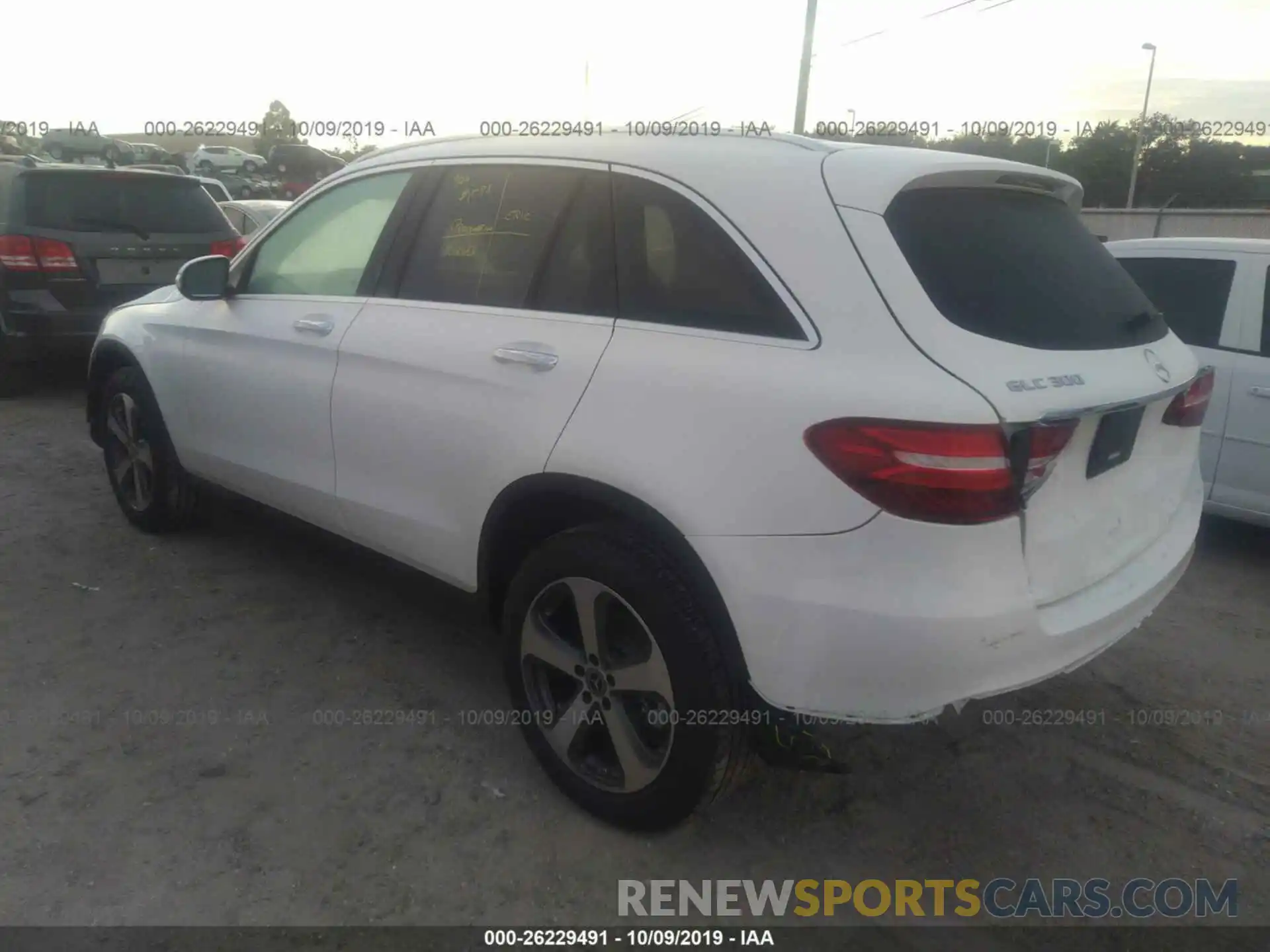 3 Фотография поврежденного автомобиля WDC0G4JB0K1000039 MERCEDES-BENZ GLC 2019