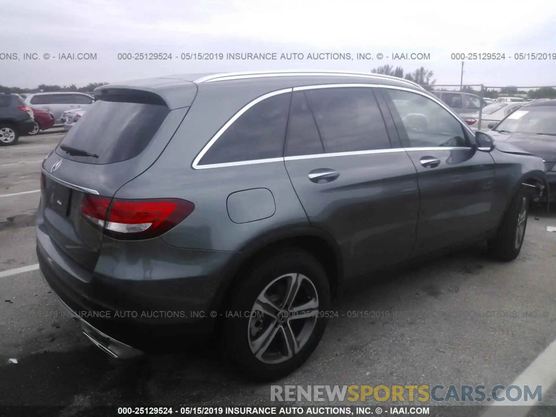 4 Photograph of a damaged car WDC0G4JB0KF570576 MERCEDES-BENZ GLC 2019