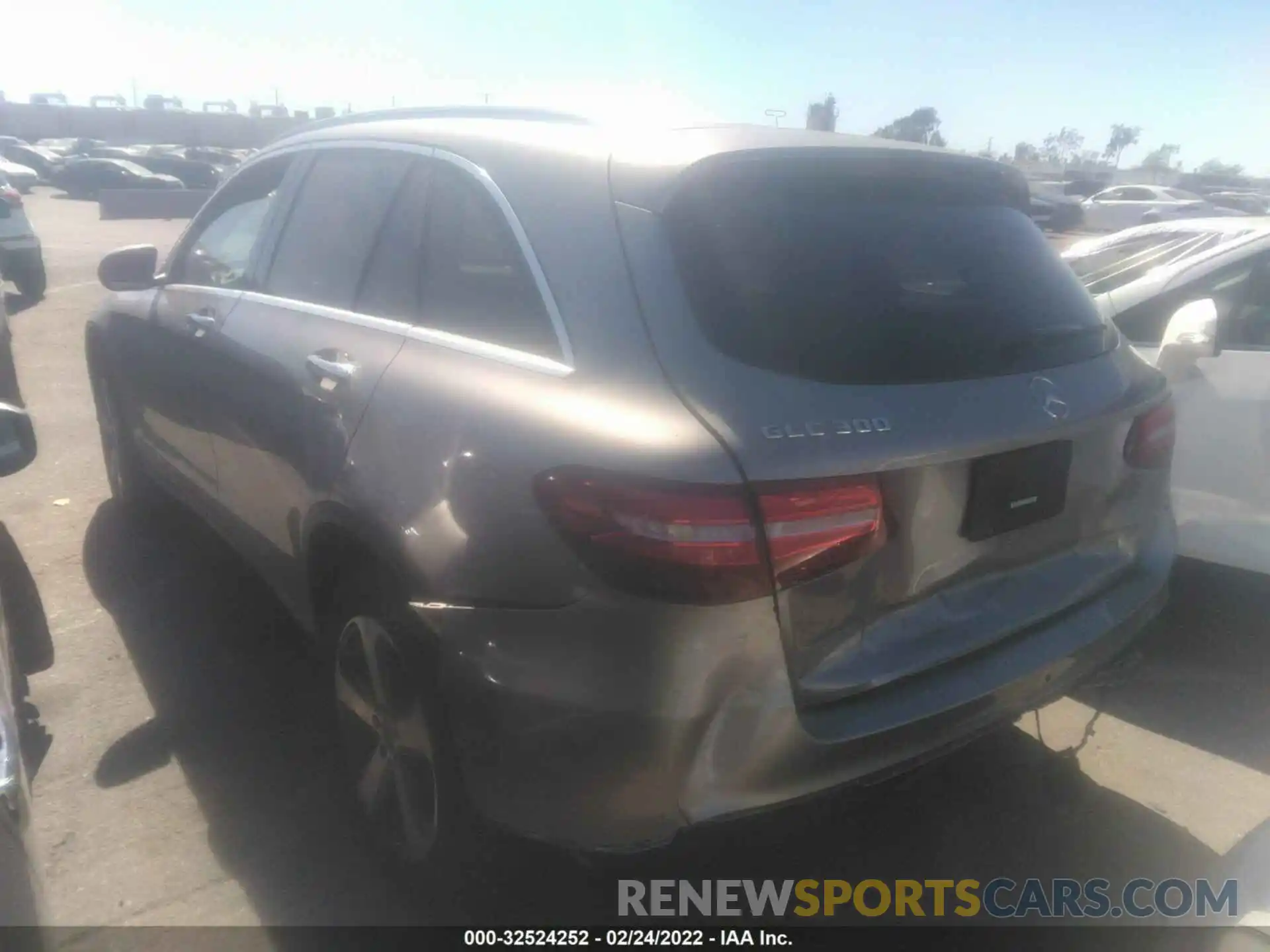 3 Photograph of a damaged car WDC0G4JB0KV140228 MERCEDES-BENZ GLC 2019