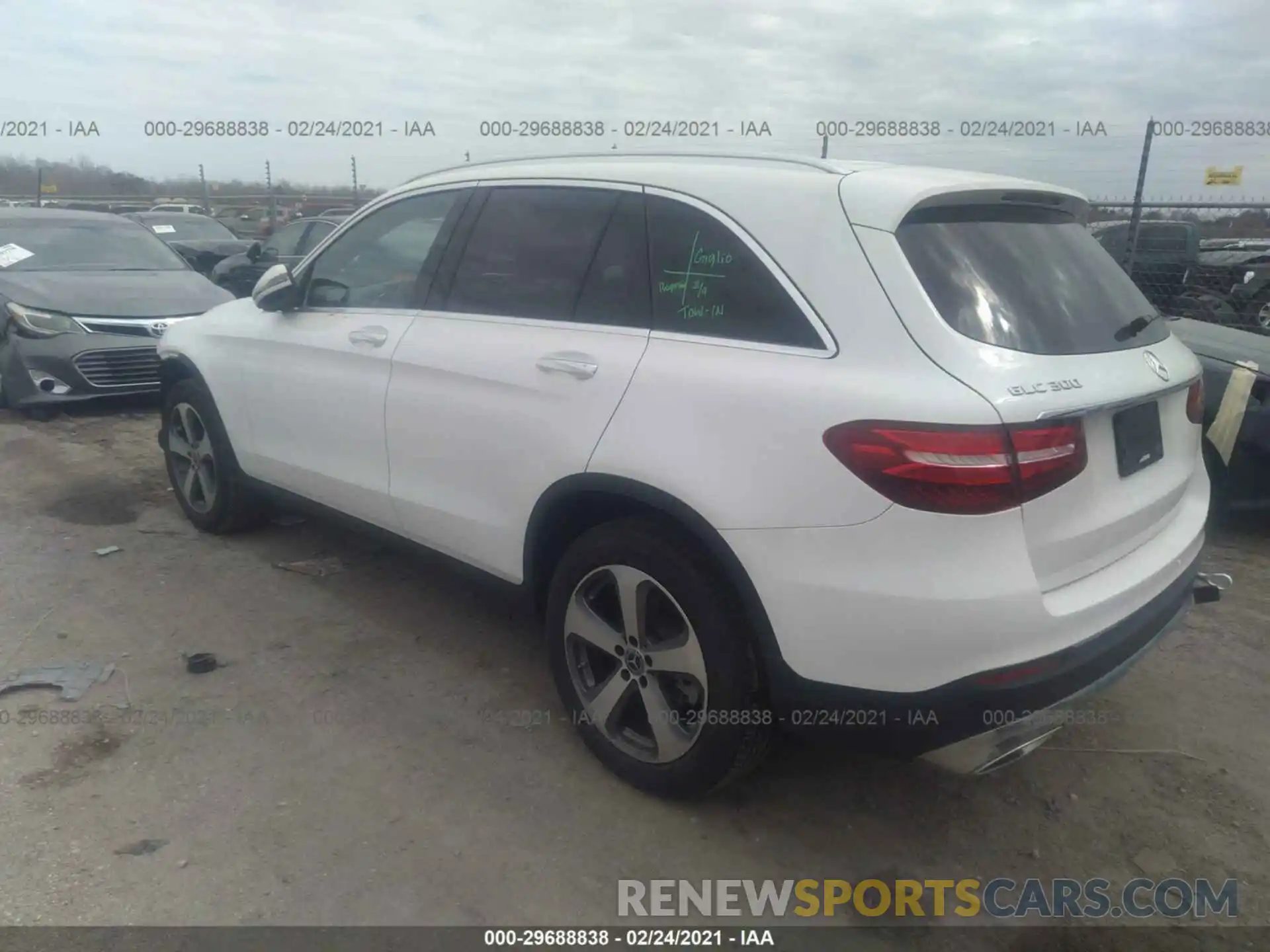 3 Фотография поврежденного автомобиля WDC0G4JB1K1000387 MERCEDES-BENZ GLC 2019