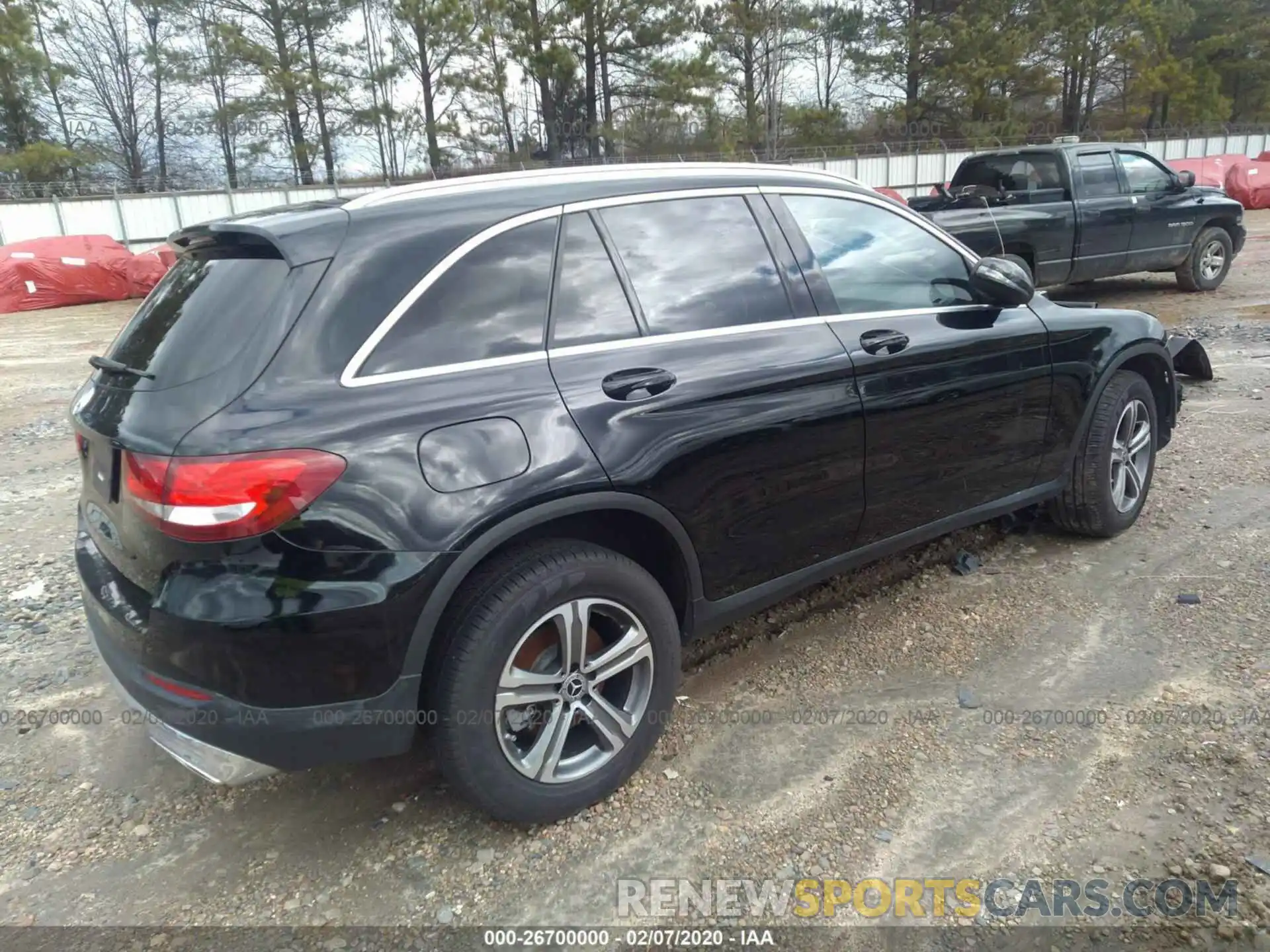 4 Photograph of a damaged car WDC0G4JB1KV117587 MERCEDES-BENZ GLC 2019