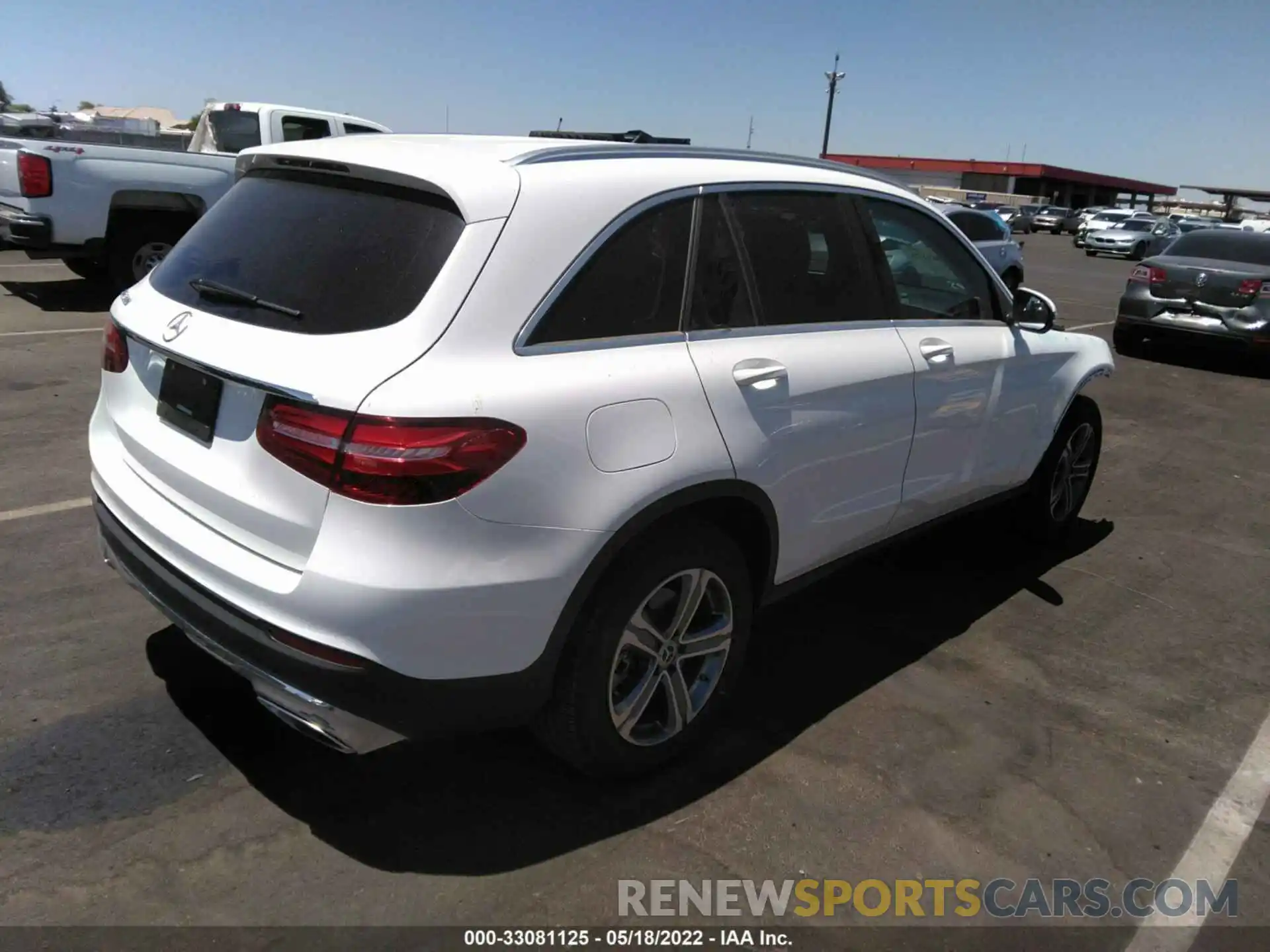 4 Photograph of a damaged car WDC0G4JB1KV127455 MERCEDES-BENZ GLC 2019