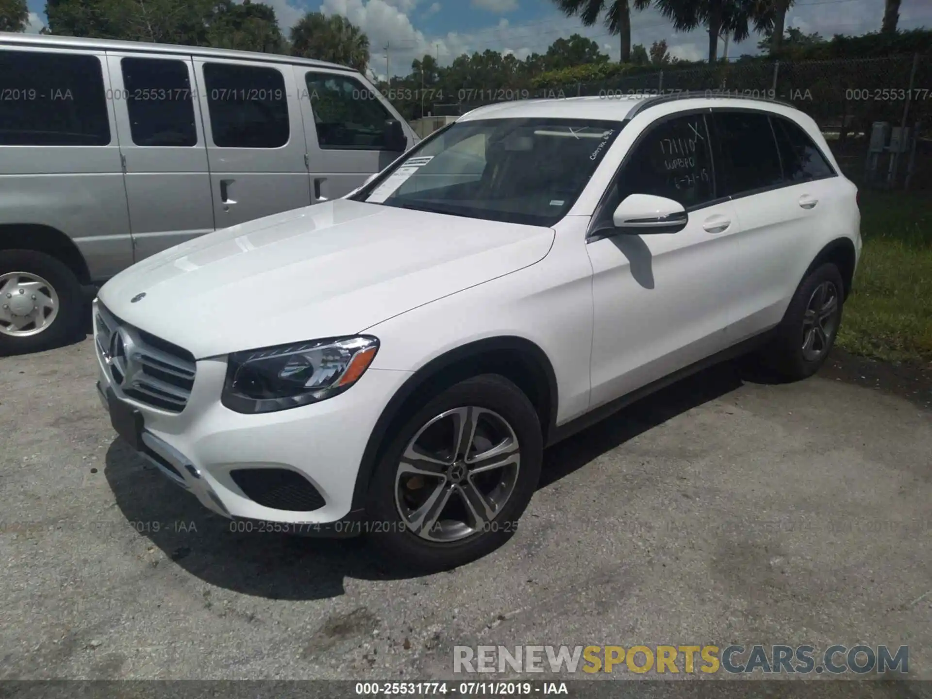 2 Photograph of a damaged car WDC0G4JB1KV146927 MERCEDES-BENZ GLC 2019