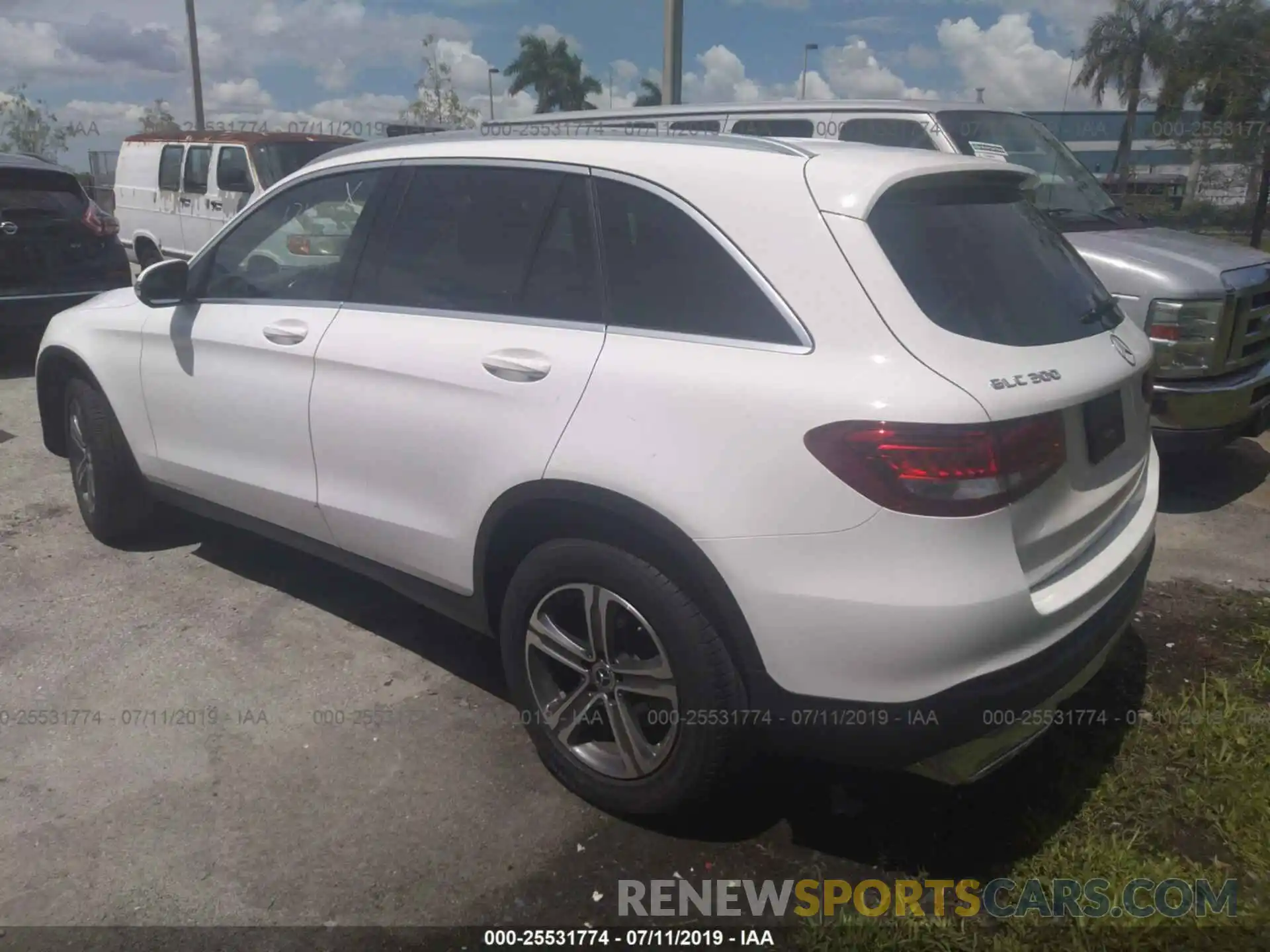 3 Photograph of a damaged car WDC0G4JB1KV146927 MERCEDES-BENZ GLC 2019