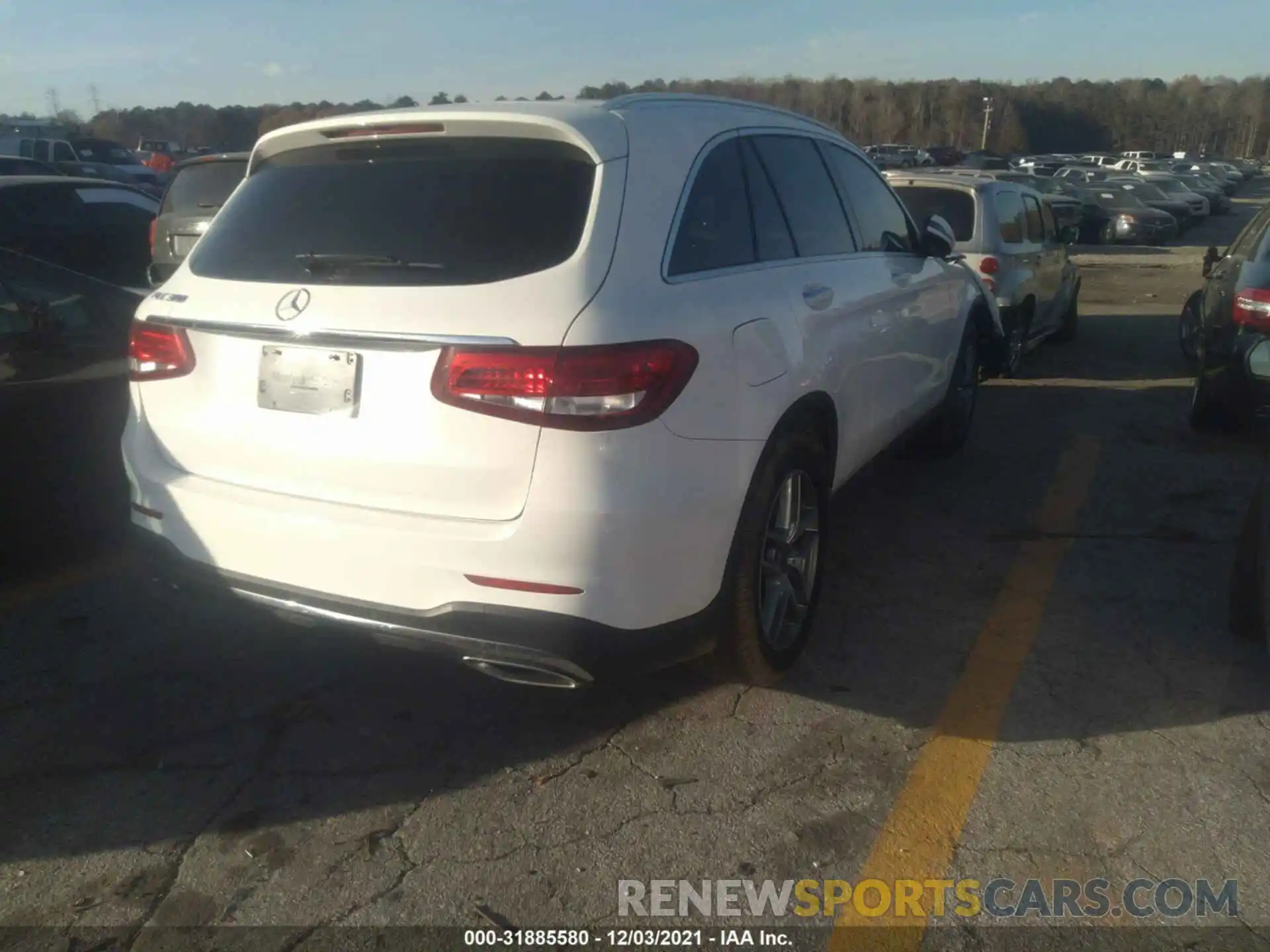 4 Photograph of a damaged car WDC0G4JB1KV147088 MERCEDES-BENZ GLC 2019