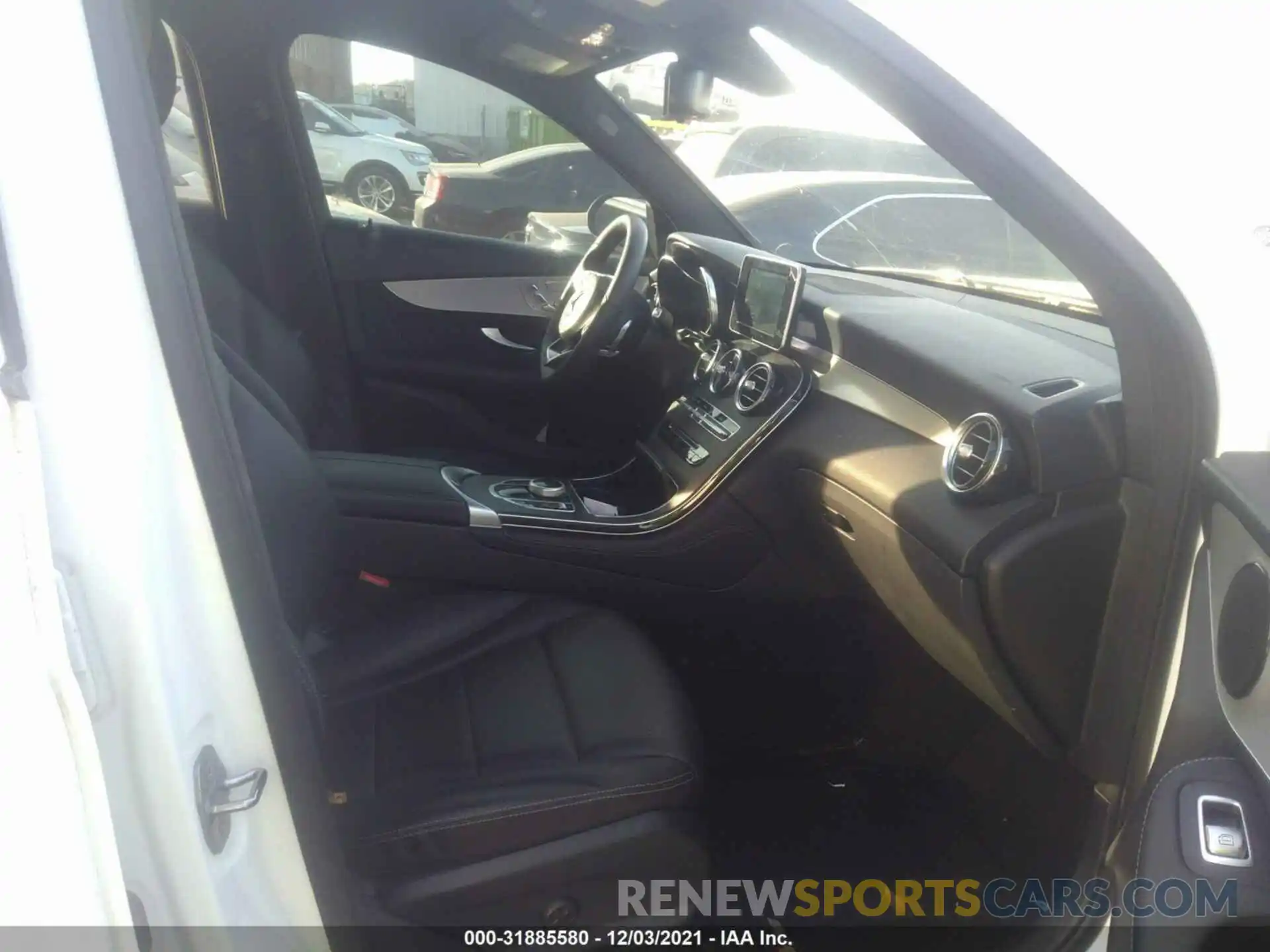 5 Photograph of a damaged car WDC0G4JB1KV147088 MERCEDES-BENZ GLC 2019