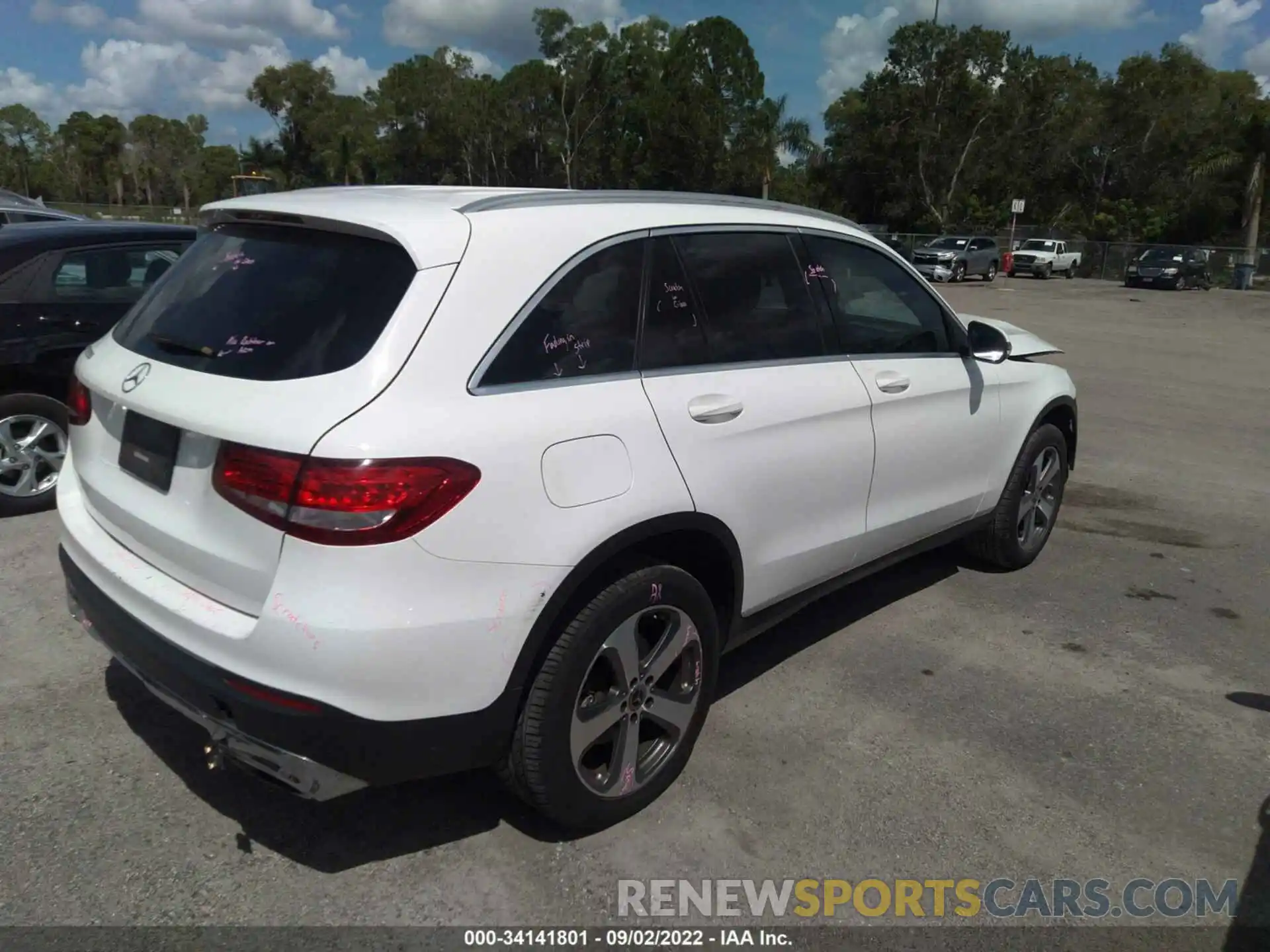 4 Photograph of a damaged car WDC0G4JB1KV183217 MERCEDES-BENZ GLC 2019