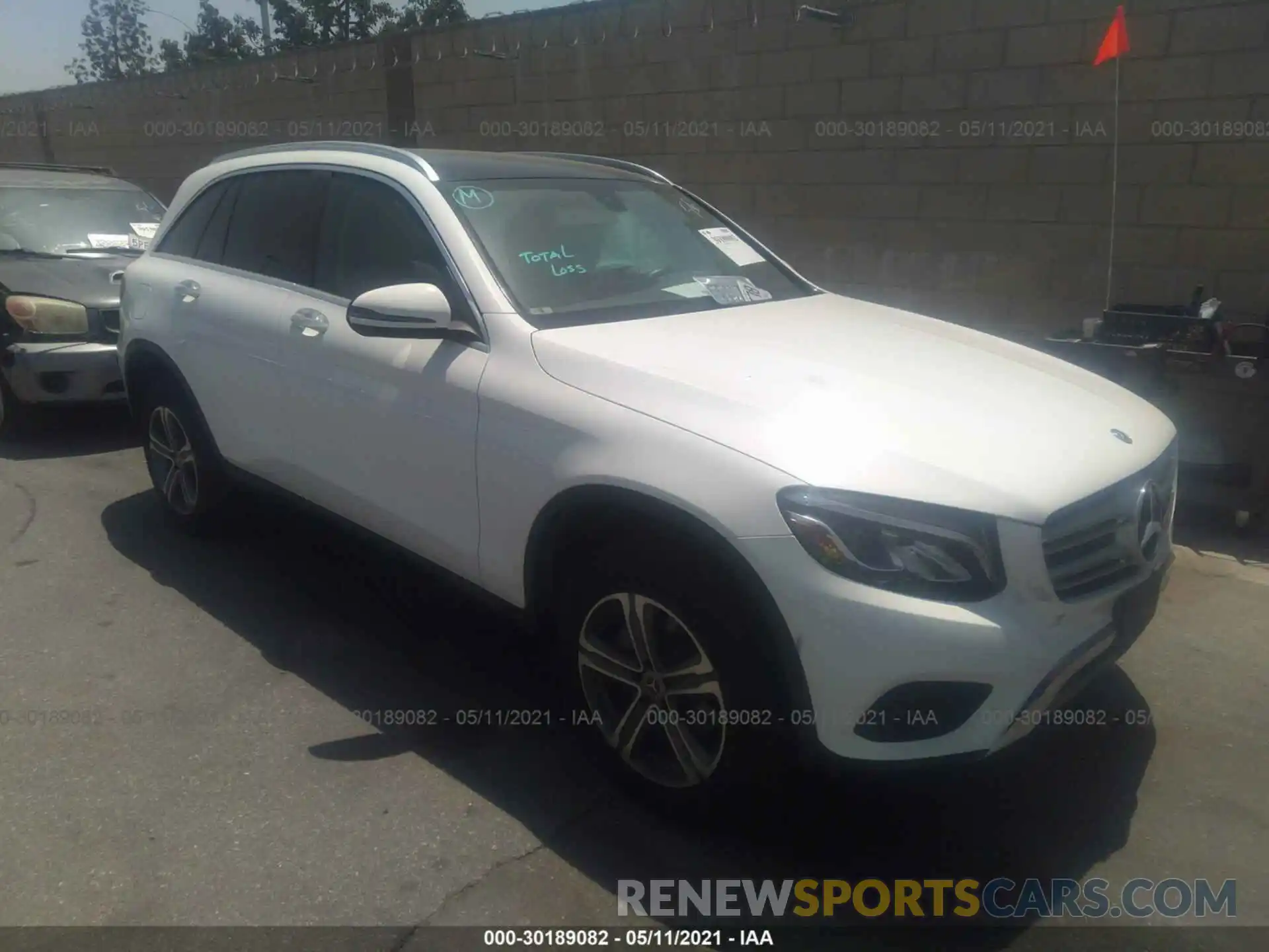 1 Photograph of a damaged car WDC0G4JB1KV188465 MERCEDES-BENZ GLC 2019