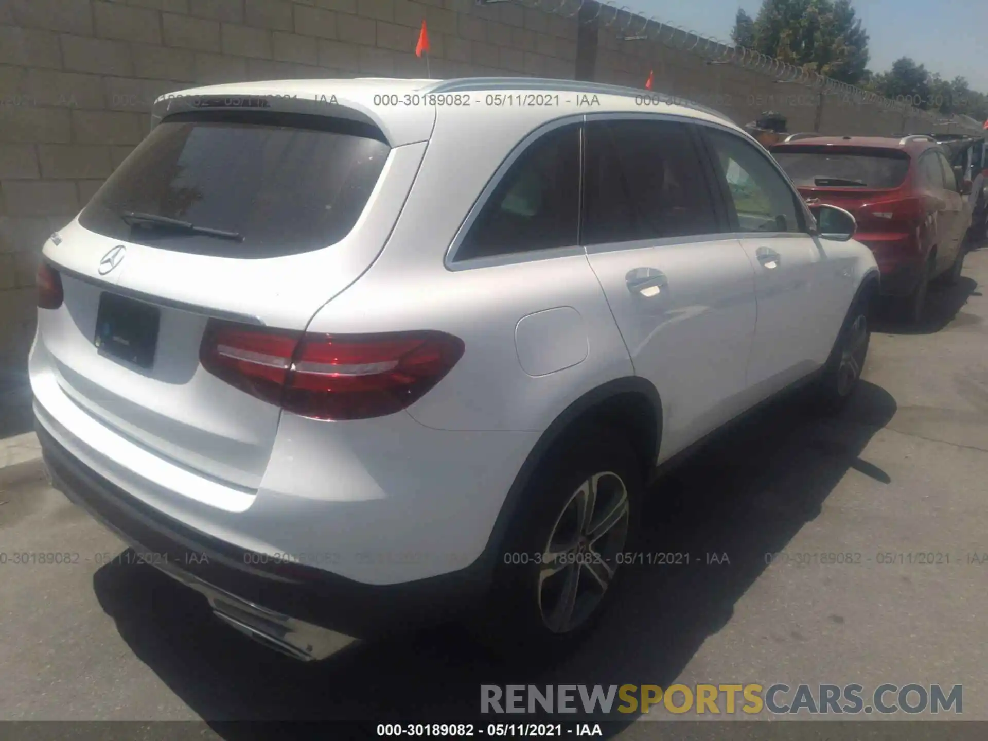 4 Фотография поврежденного автомобиля WDC0G4JB1KV188465 MERCEDES-BENZ GLC 2019