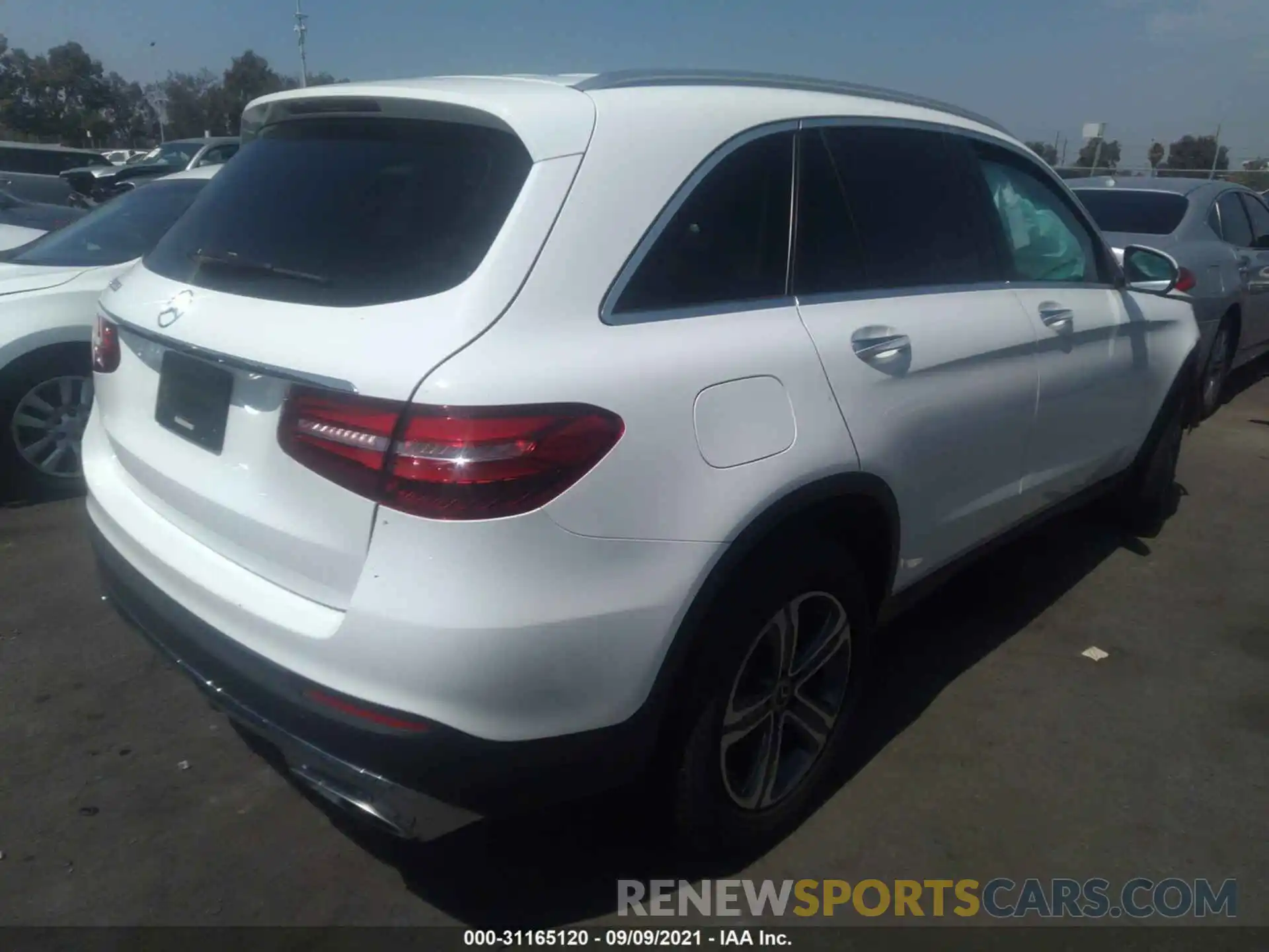 4 Photograph of a damaged car WDC0G4JB2K1000754 MERCEDES-BENZ GLC 2019