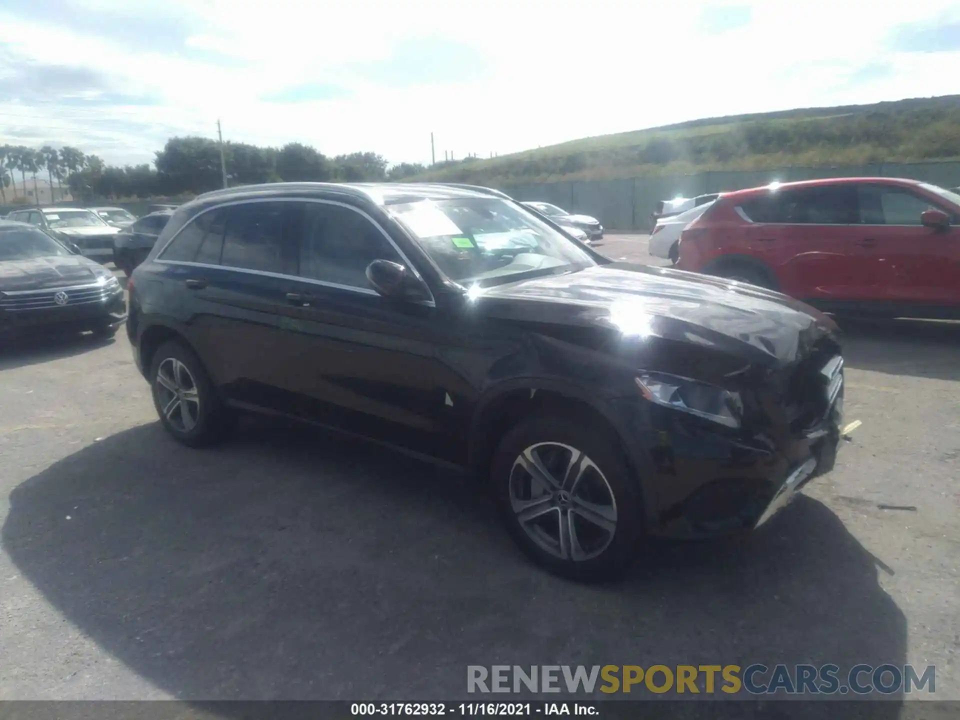 1 Photograph of a damaged car WDC0G4JB2KF582468 MERCEDES-BENZ GLC 2019