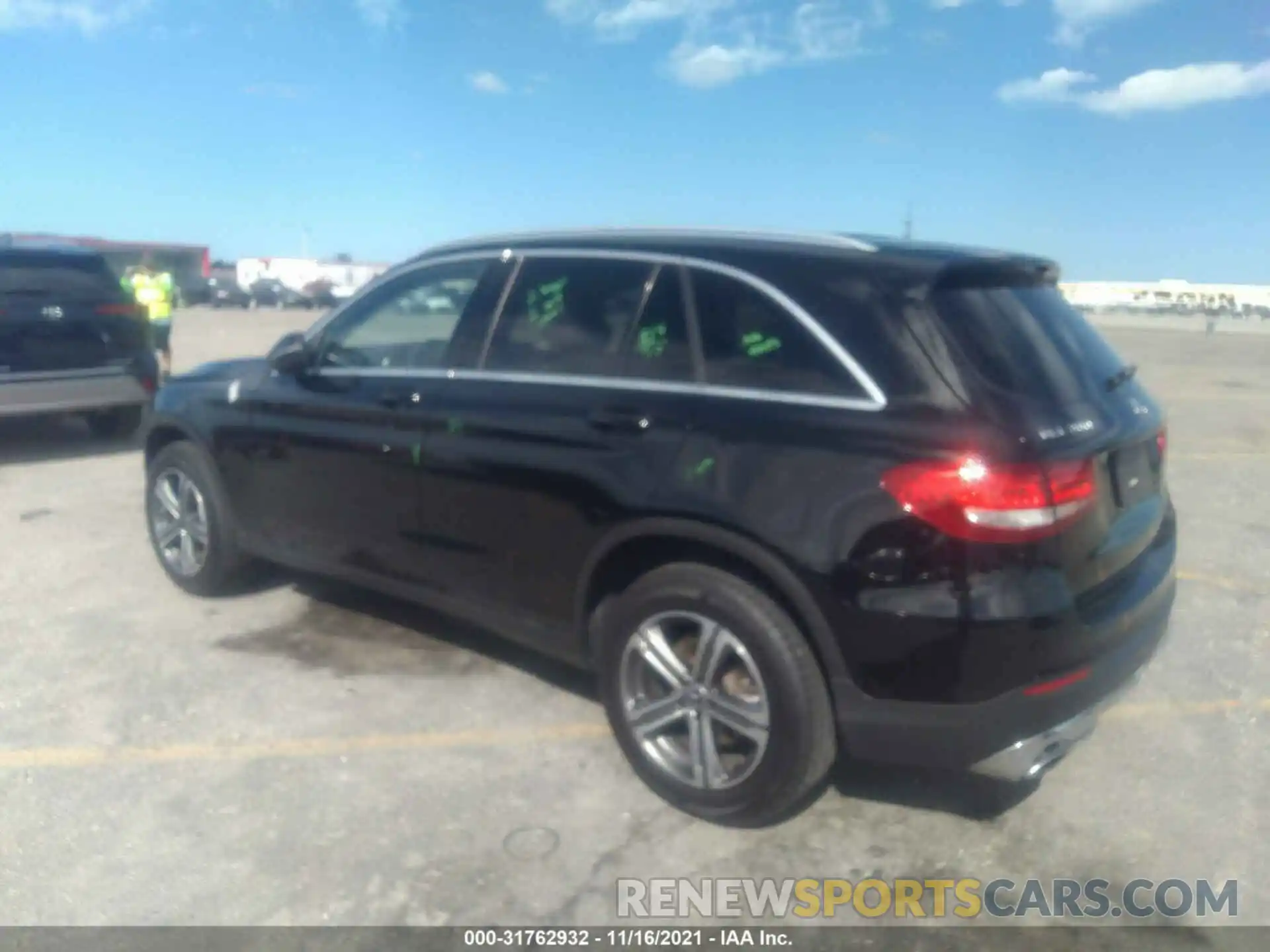 3 Photograph of a damaged car WDC0G4JB2KF582468 MERCEDES-BENZ GLC 2019