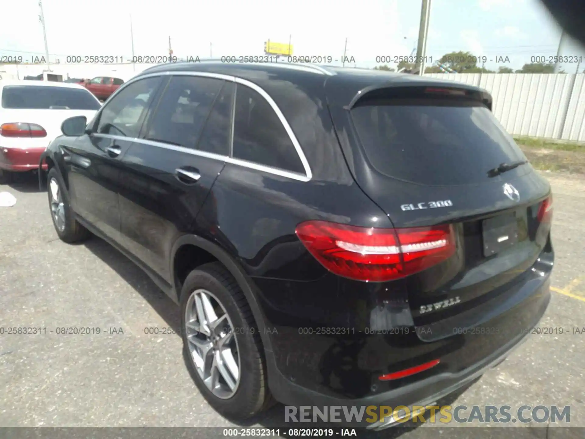 3 Photograph of a damaged car WDC0G4JB2KF598301 MERCEDES-BENZ GLC 2019