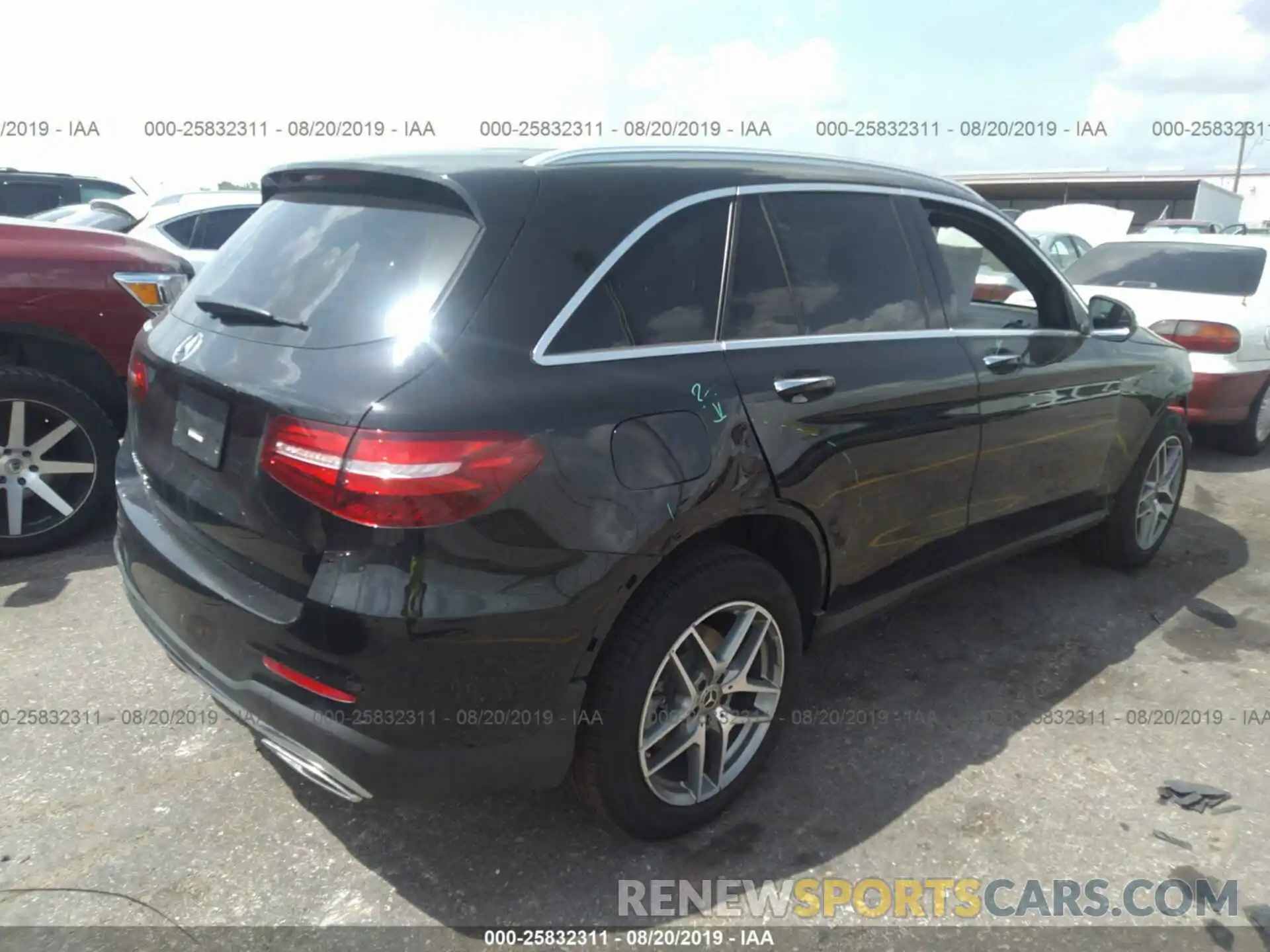 4 Photograph of a damaged car WDC0G4JB2KF598301 MERCEDES-BENZ GLC 2019