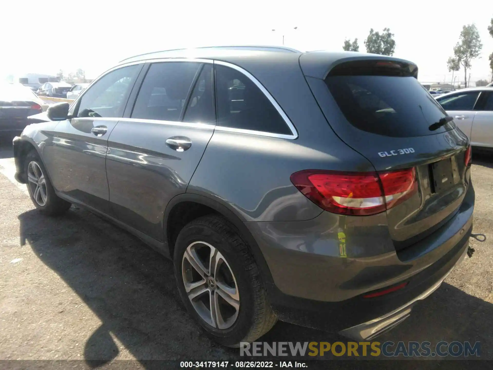 3 Photograph of a damaged car WDC0G4JB2KF598606 MERCEDES-BENZ GLC 2019