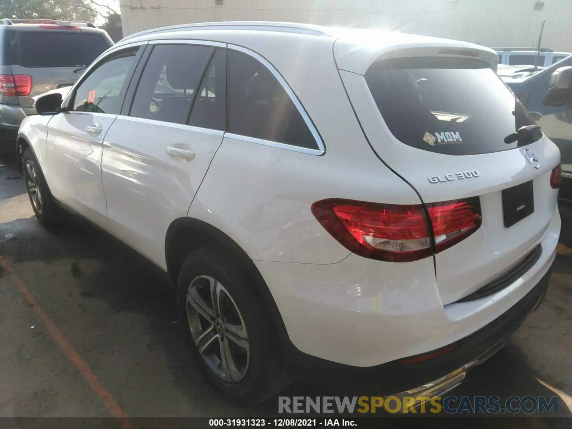 3 Photograph of a damaged car WDC0G4JB2KF609880 MERCEDES-BENZ GLC 2019