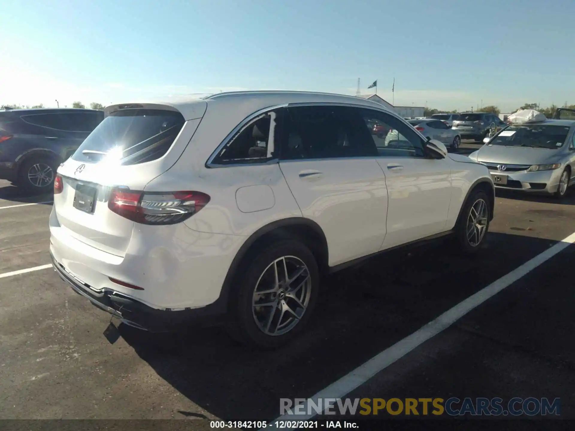 4 Photograph of a damaged car WDC0G4JB2KF657184 MERCEDES-BENZ GLC 2019