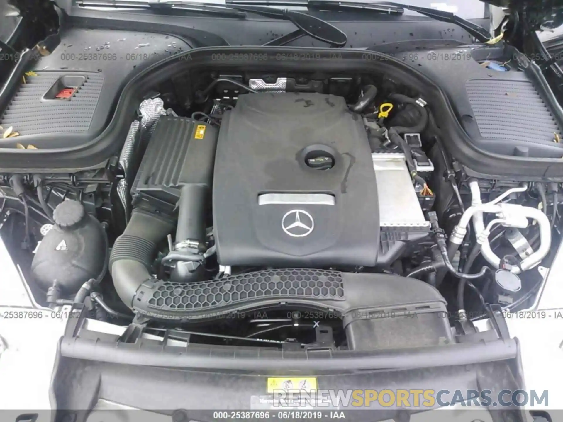 10 Photograph of a damaged car WDC0G4JB2KV138688 MERCEDES-BENZ GLC 2019