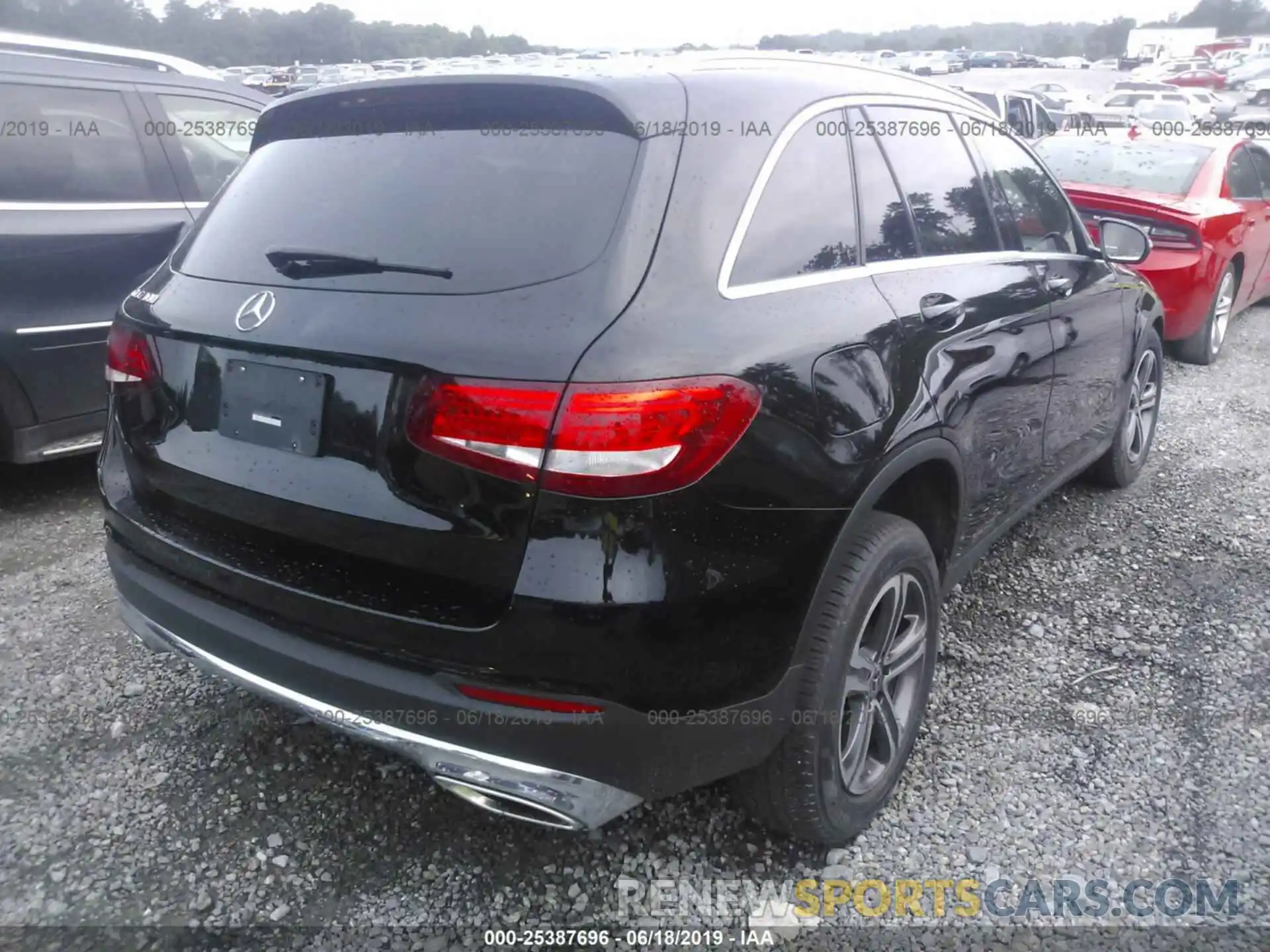 4 Photograph of a damaged car WDC0G4JB2KV138688 MERCEDES-BENZ GLC 2019