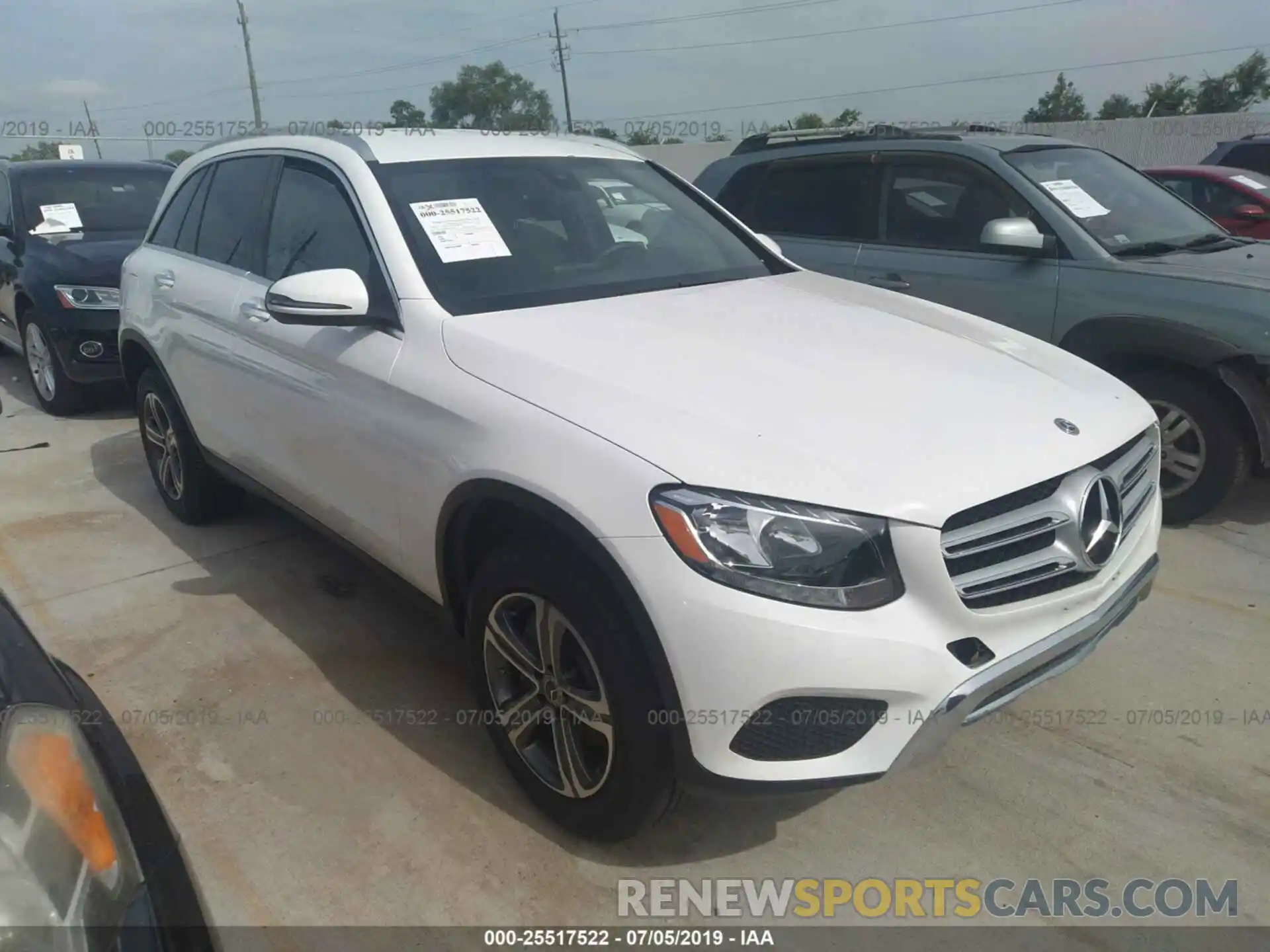 1 Photograph of a damaged car WDC0G4JB2KV143602 MERCEDES-BENZ GLC 2019