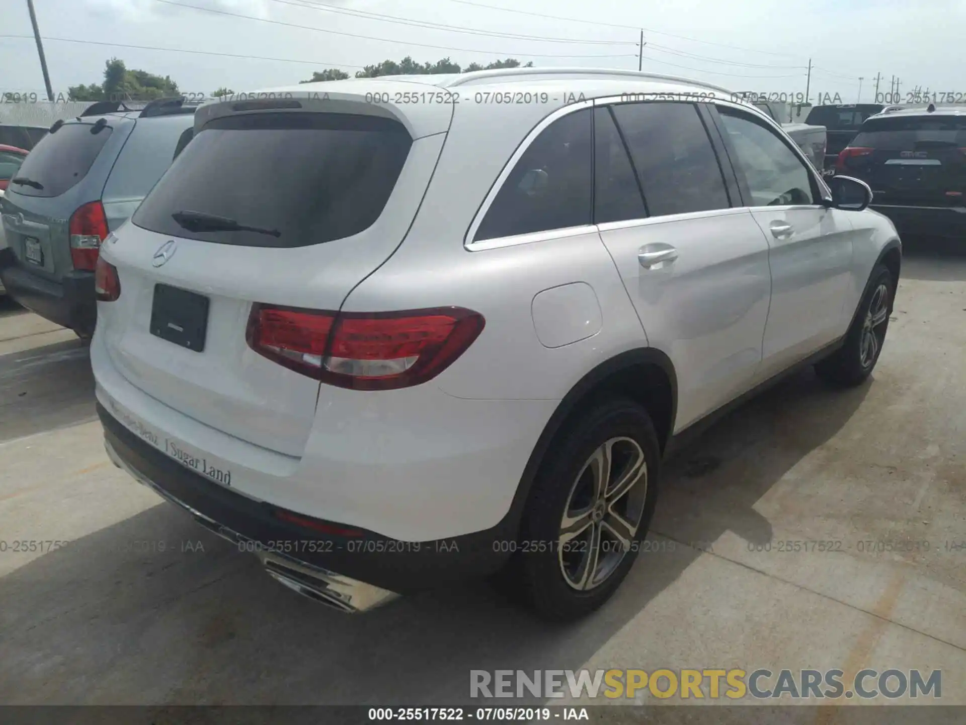 4 Photograph of a damaged car WDC0G4JB2KV143602 MERCEDES-BENZ GLC 2019