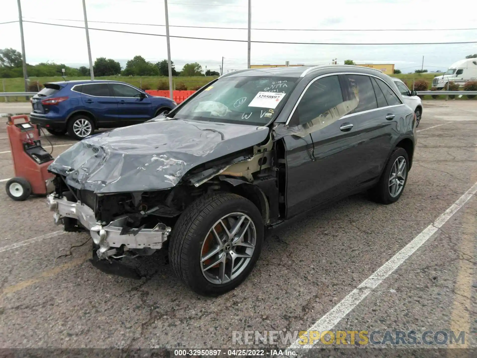 2 Photograph of a damaged car WDC0G4JB2KV147343 MERCEDES-BENZ GLC 2019