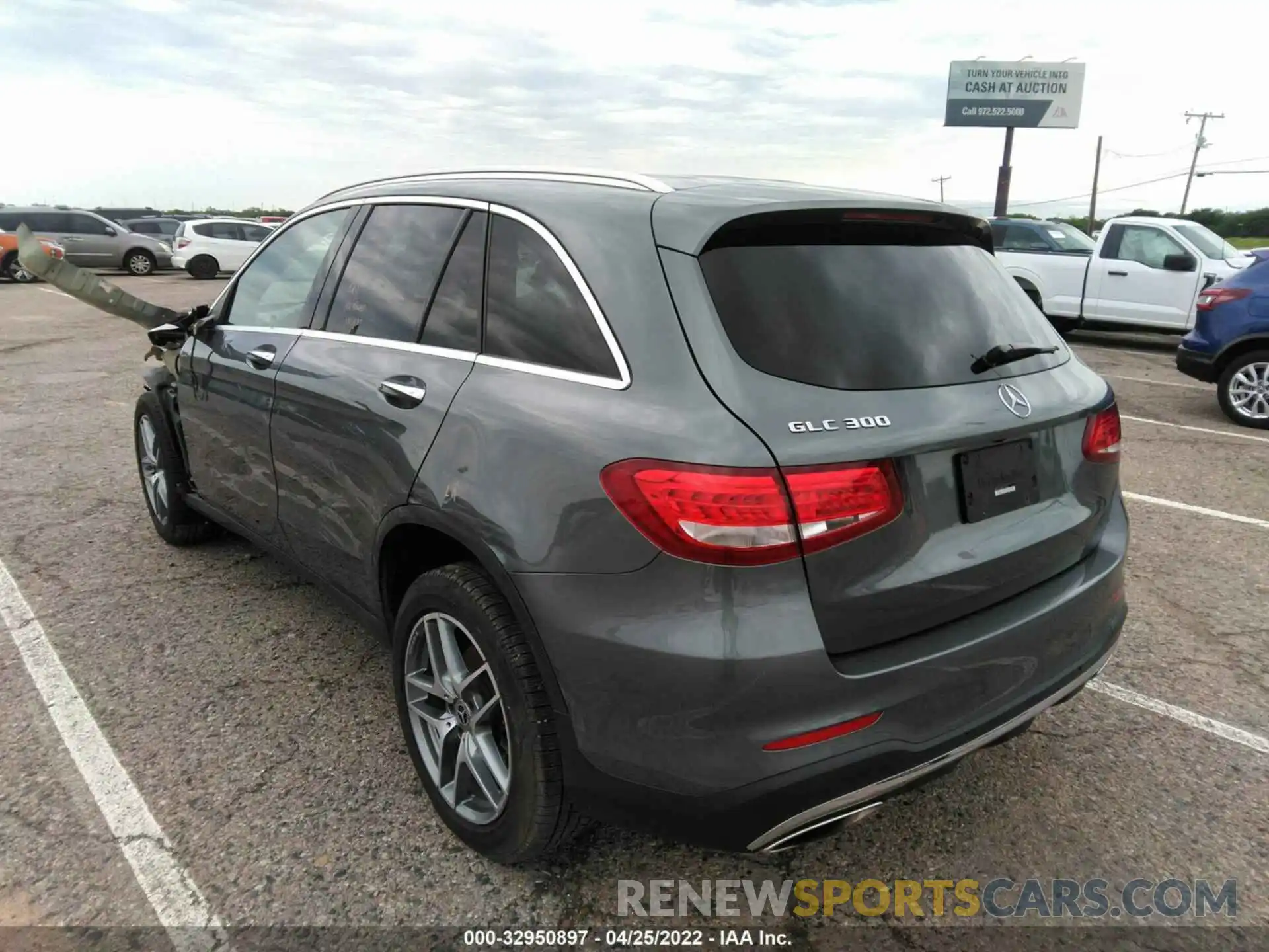 3 Photograph of a damaged car WDC0G4JB2KV147343 MERCEDES-BENZ GLC 2019