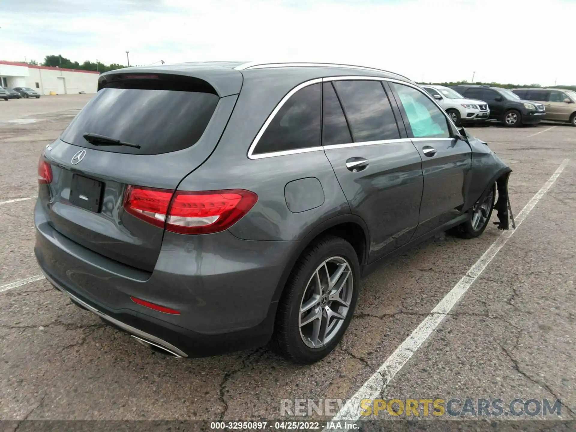 4 Photograph of a damaged car WDC0G4JB2KV147343 MERCEDES-BENZ GLC 2019