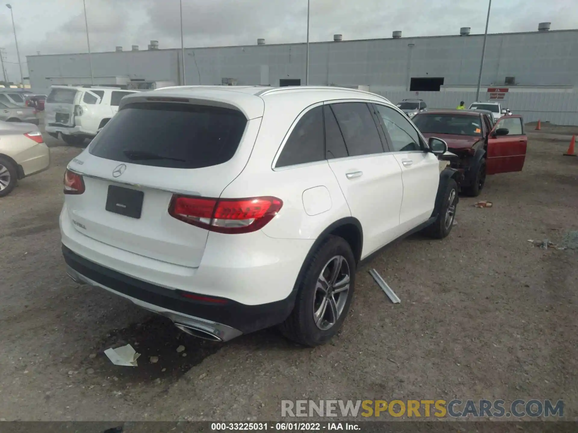 4 Photograph of a damaged car WDC0G4JB2KV187048 MERCEDES-BENZ GLC 2019