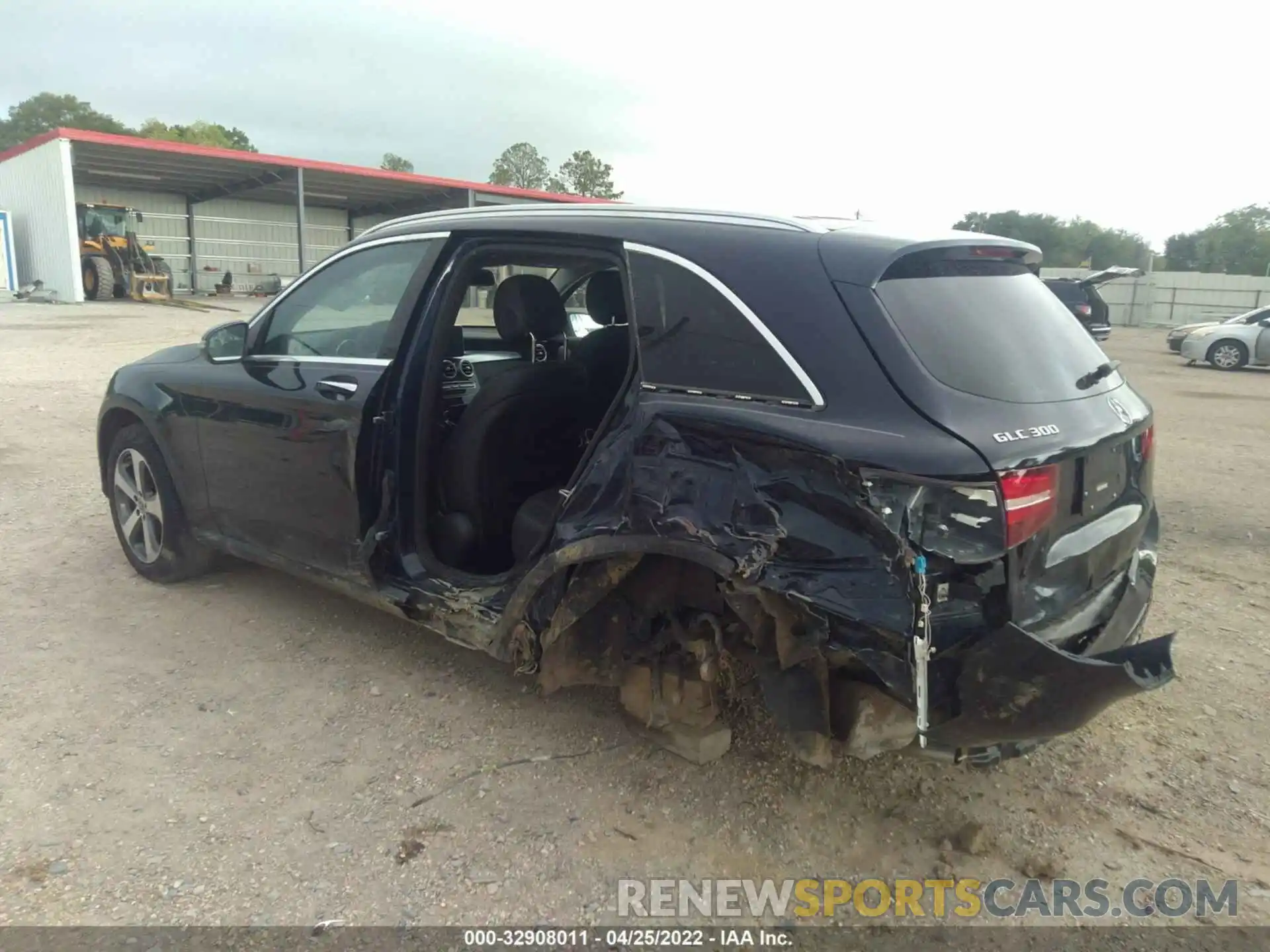 3 Photograph of a damaged car WDC0G4JB3KF581295 MERCEDES-BENZ GLC 2019