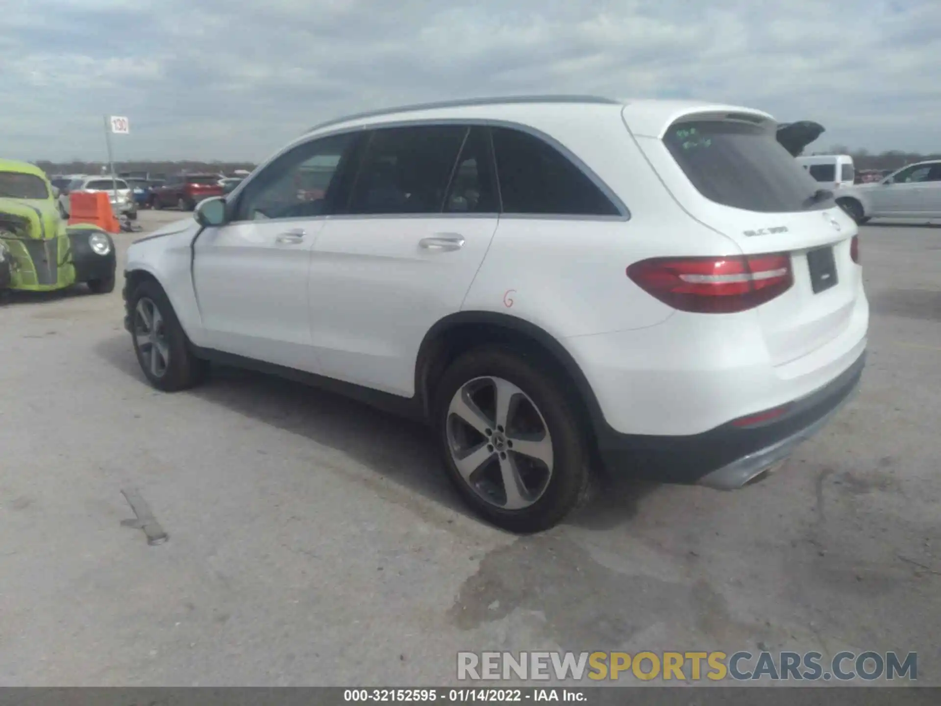 3 Photograph of a damaged car WDC0G4JB3KF594323 MERCEDES-BENZ GLC 2019