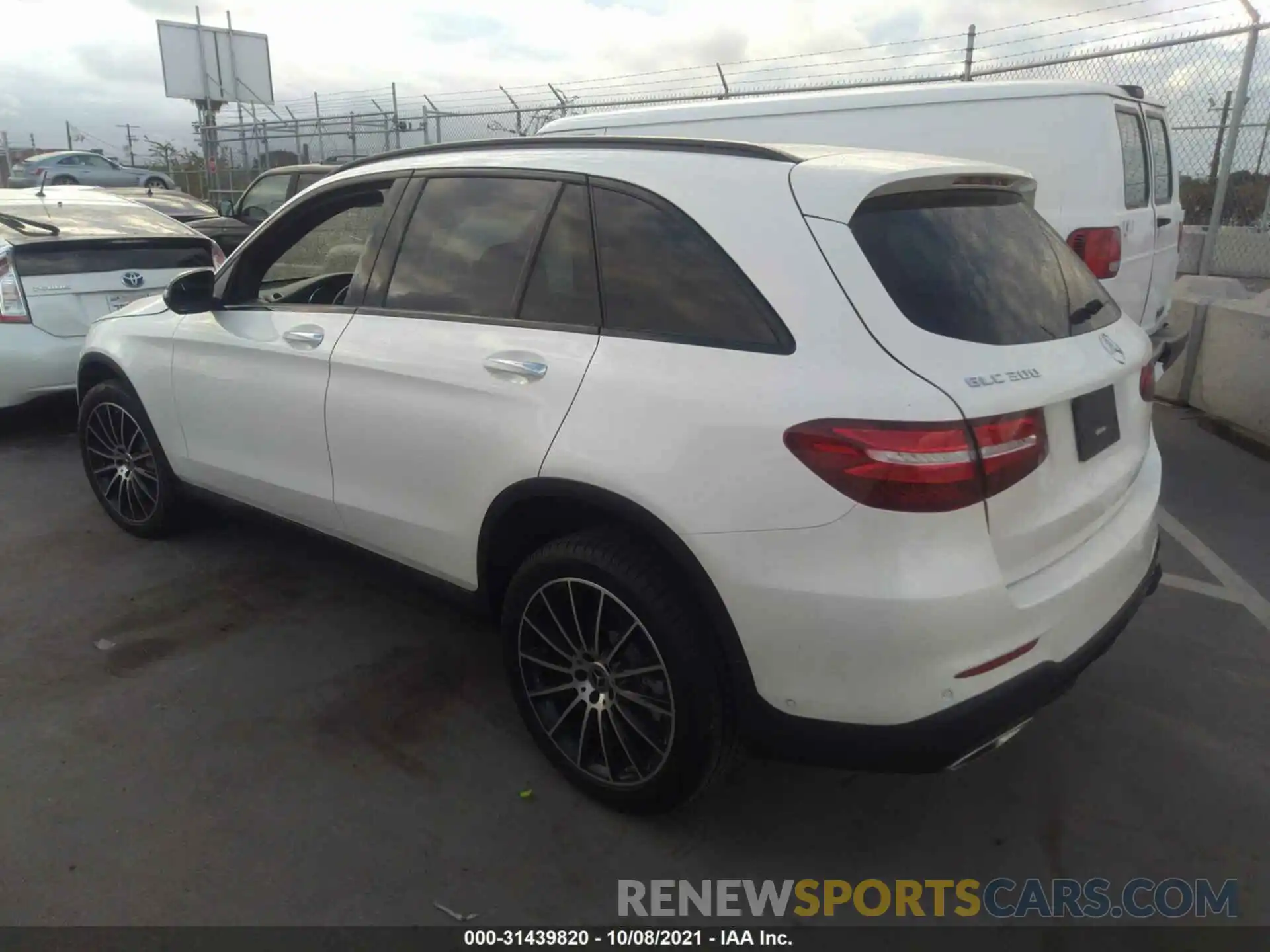 3 Photograph of a damaged car WDC0G4JB3KV117431 MERCEDES-BENZ GLC 2019