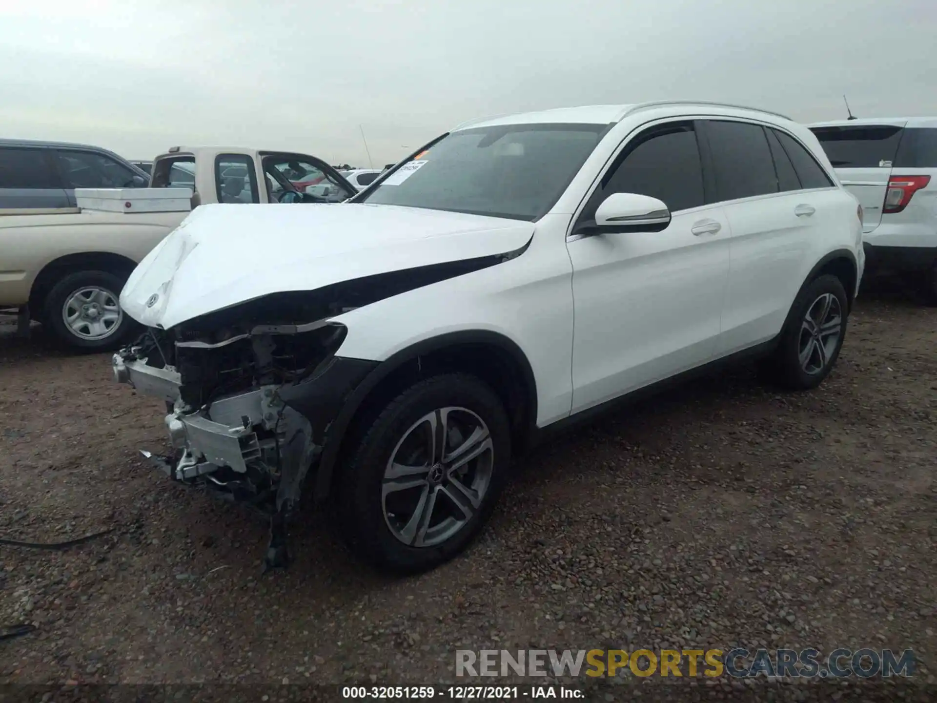 2 Photograph of a damaged car WDC0G4JB3KV137971 MERCEDES-BENZ GLC 2019