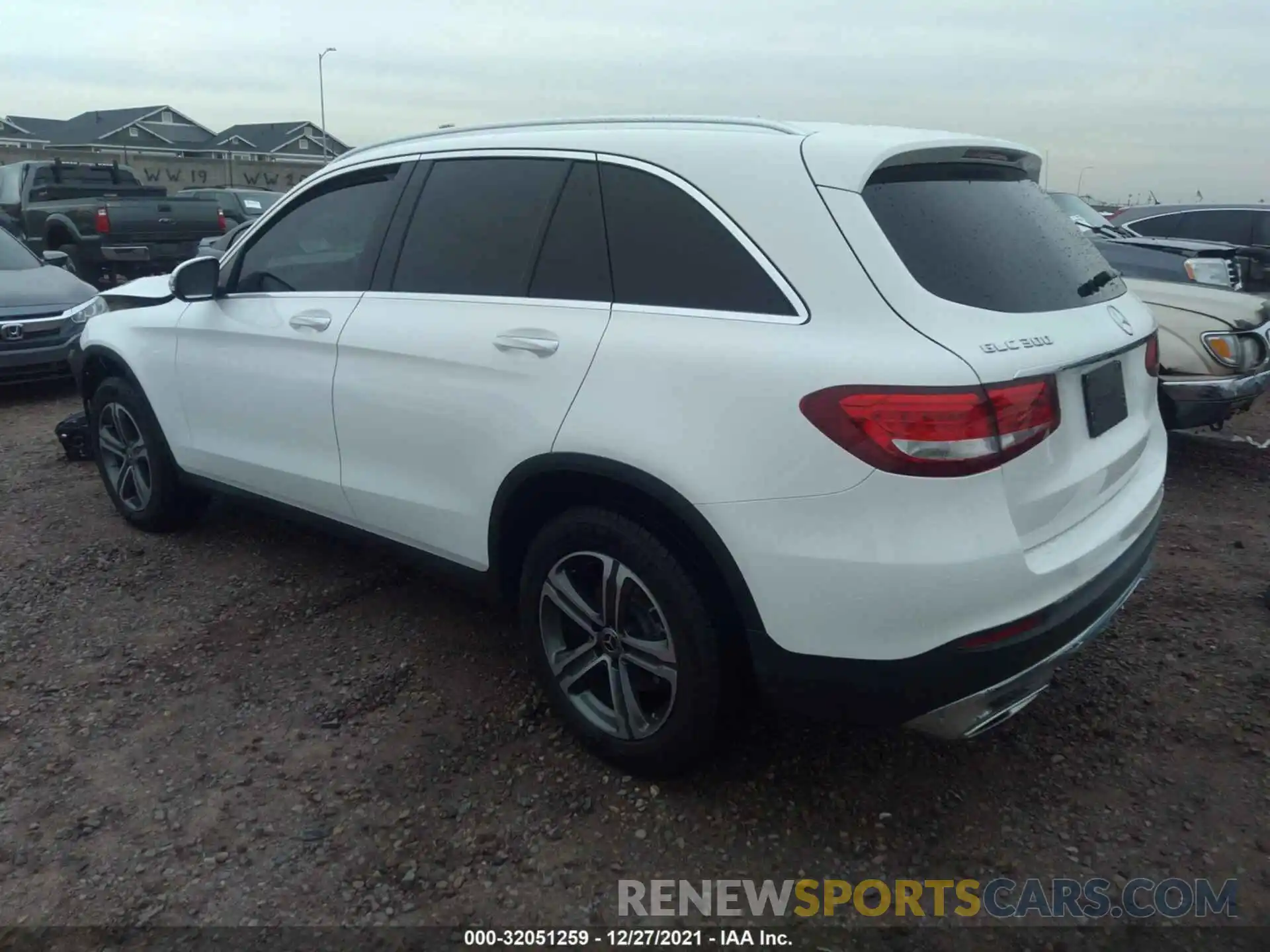 3 Photograph of a damaged car WDC0G4JB3KV137971 MERCEDES-BENZ GLC 2019