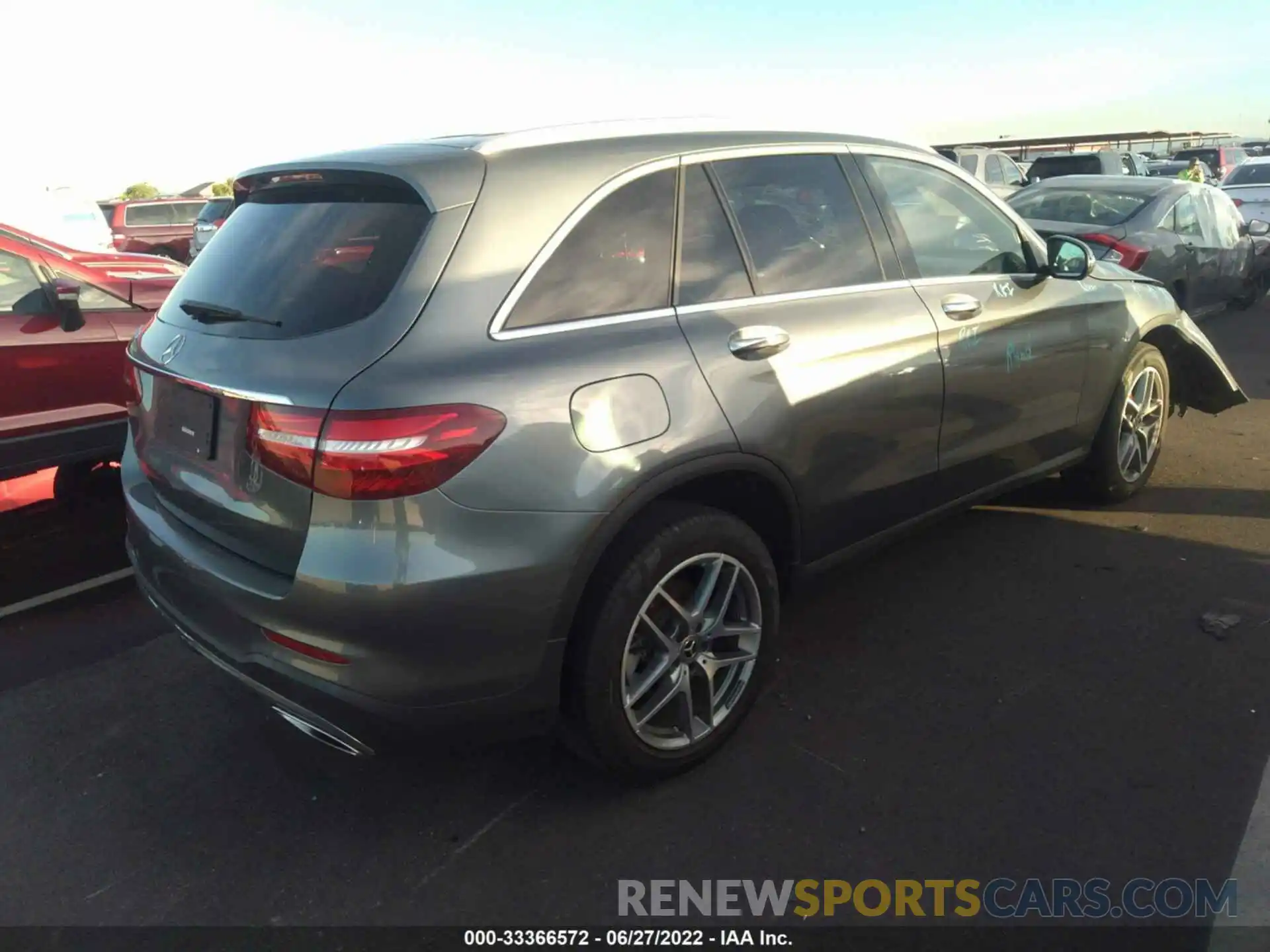 4 Photograph of a damaged car WDC0G4JB3KV139803 MERCEDES-BENZ GLC 2019