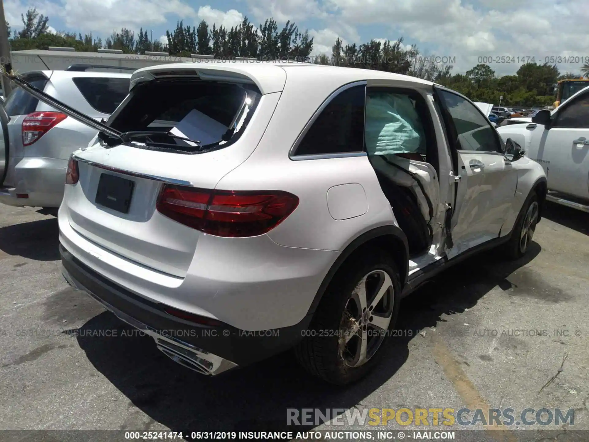 4 Photograph of a damaged car WDC0G4JB3KV141518 MERCEDES-BENZ GLC 2019