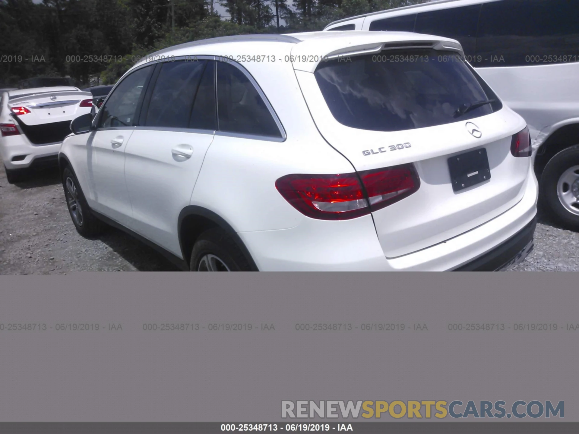 3 Photograph of a damaged car WDC0G4JB4KF567924 MERCEDES-BENZ GLC 2019