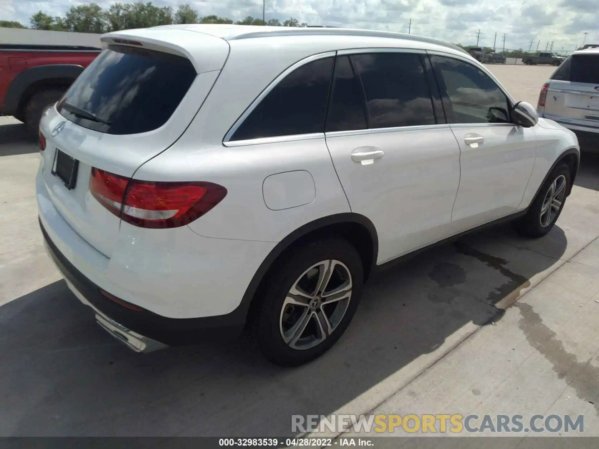 4 Фотография поврежденного автомобиля WDC0G4JB4KF593861 MERCEDES-BENZ GLC 2019