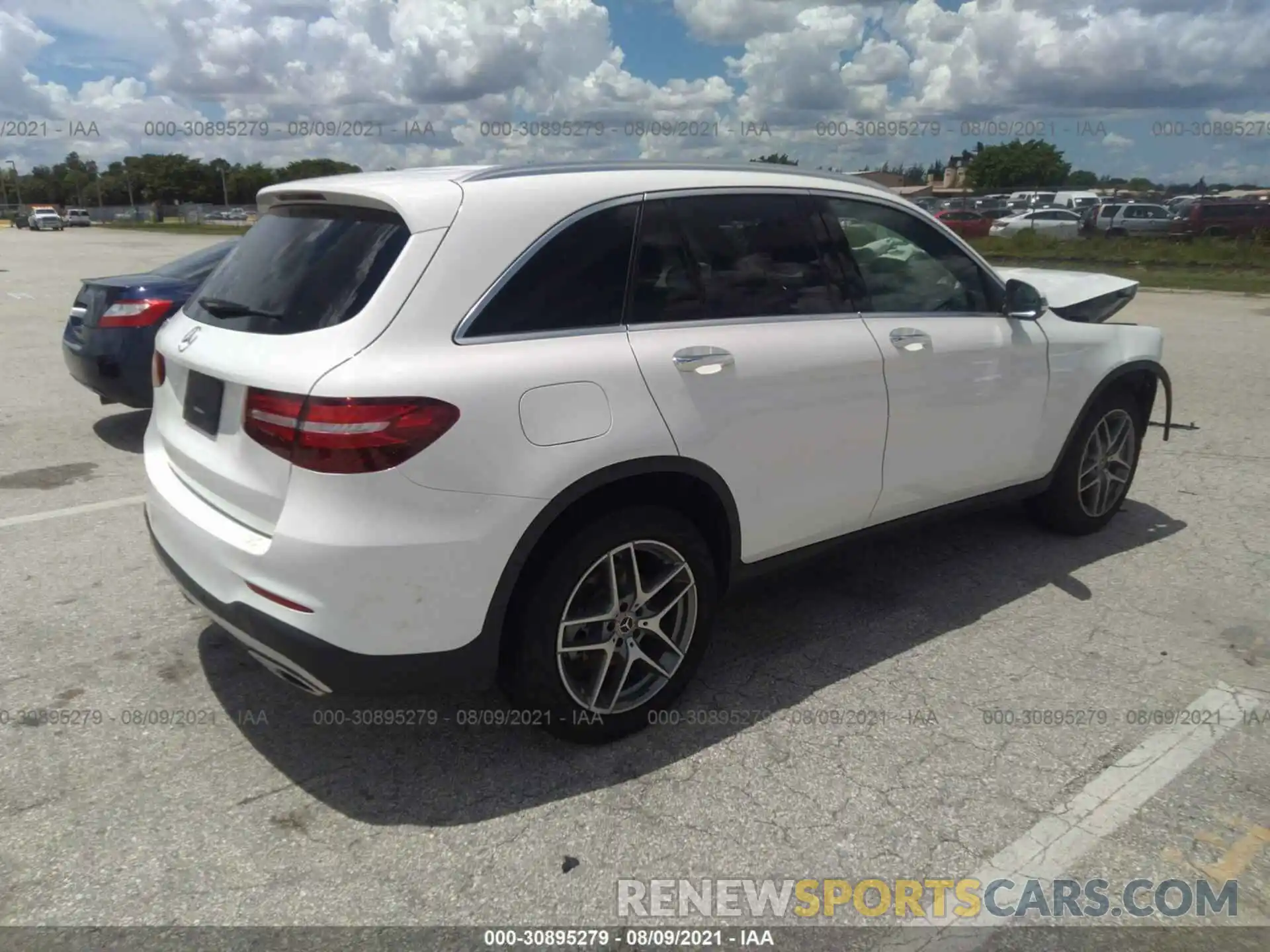 4 Photograph of a damaged car WDC0G4JB4KV139177 MERCEDES-BENZ GLC 2019