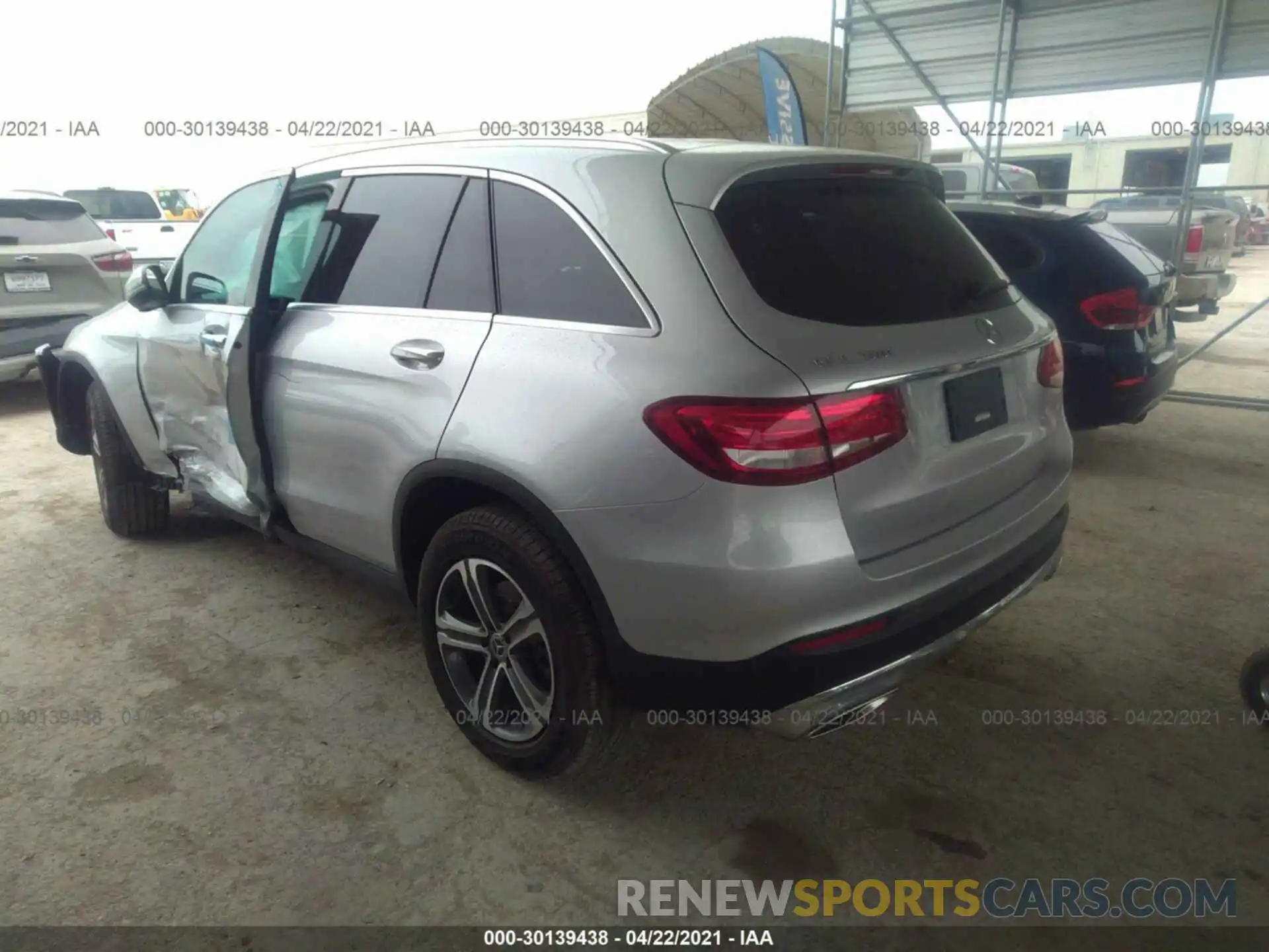 3 Photograph of a damaged car WDC0G4JB5KF601921 MERCEDES-BENZ GLC 2019