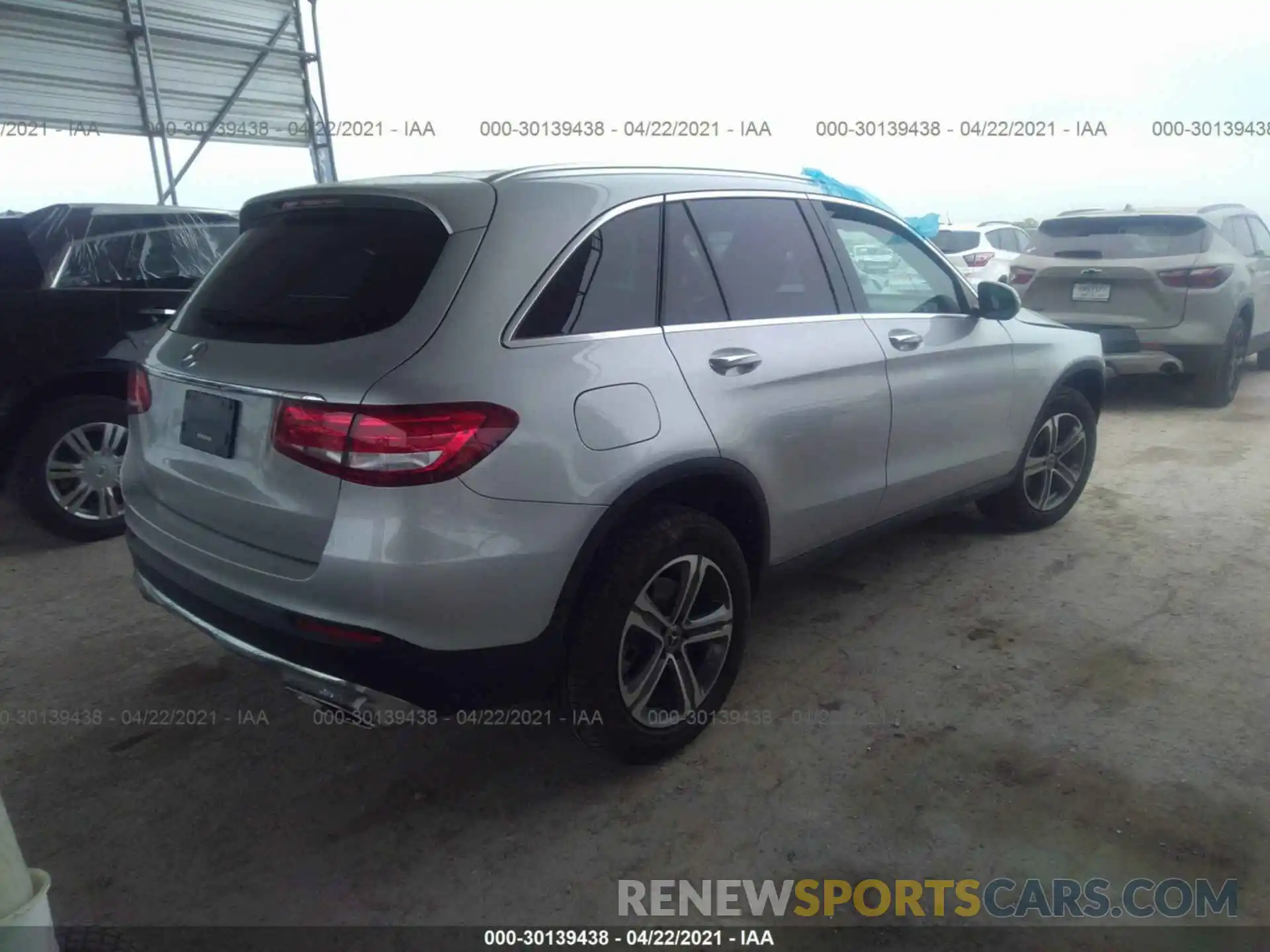 4 Photograph of a damaged car WDC0G4JB5KF601921 MERCEDES-BENZ GLC 2019