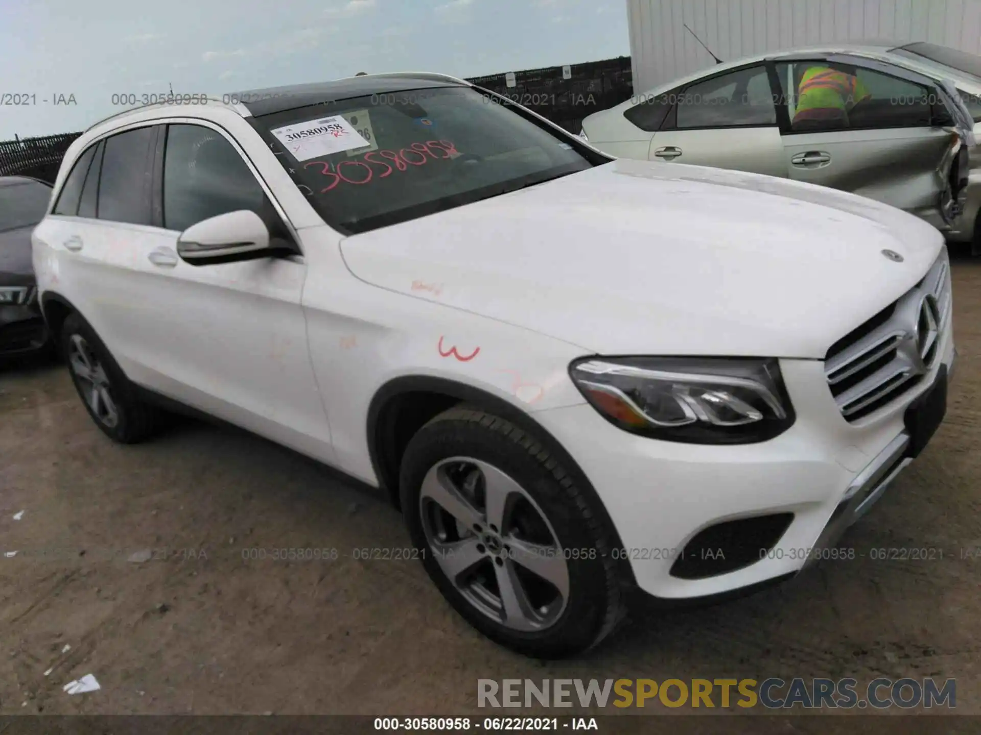 1 Photograph of a damaged car WDC0G4JB5KV167179 MERCEDES-BENZ GLC 2019