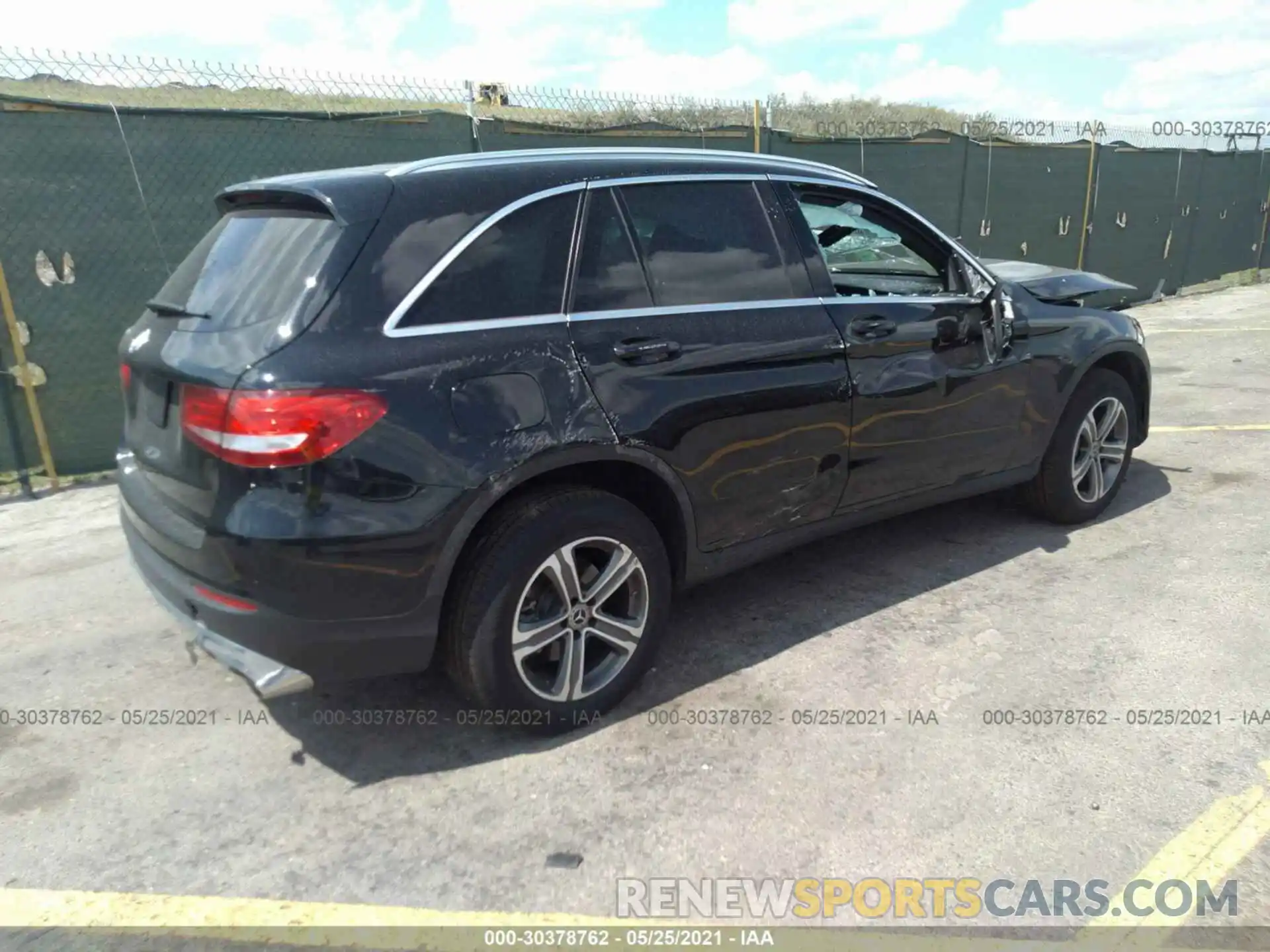 4 Photograph of a damaged car WDC0G4JB6KF481627 MERCEDES-BENZ GLC 2019