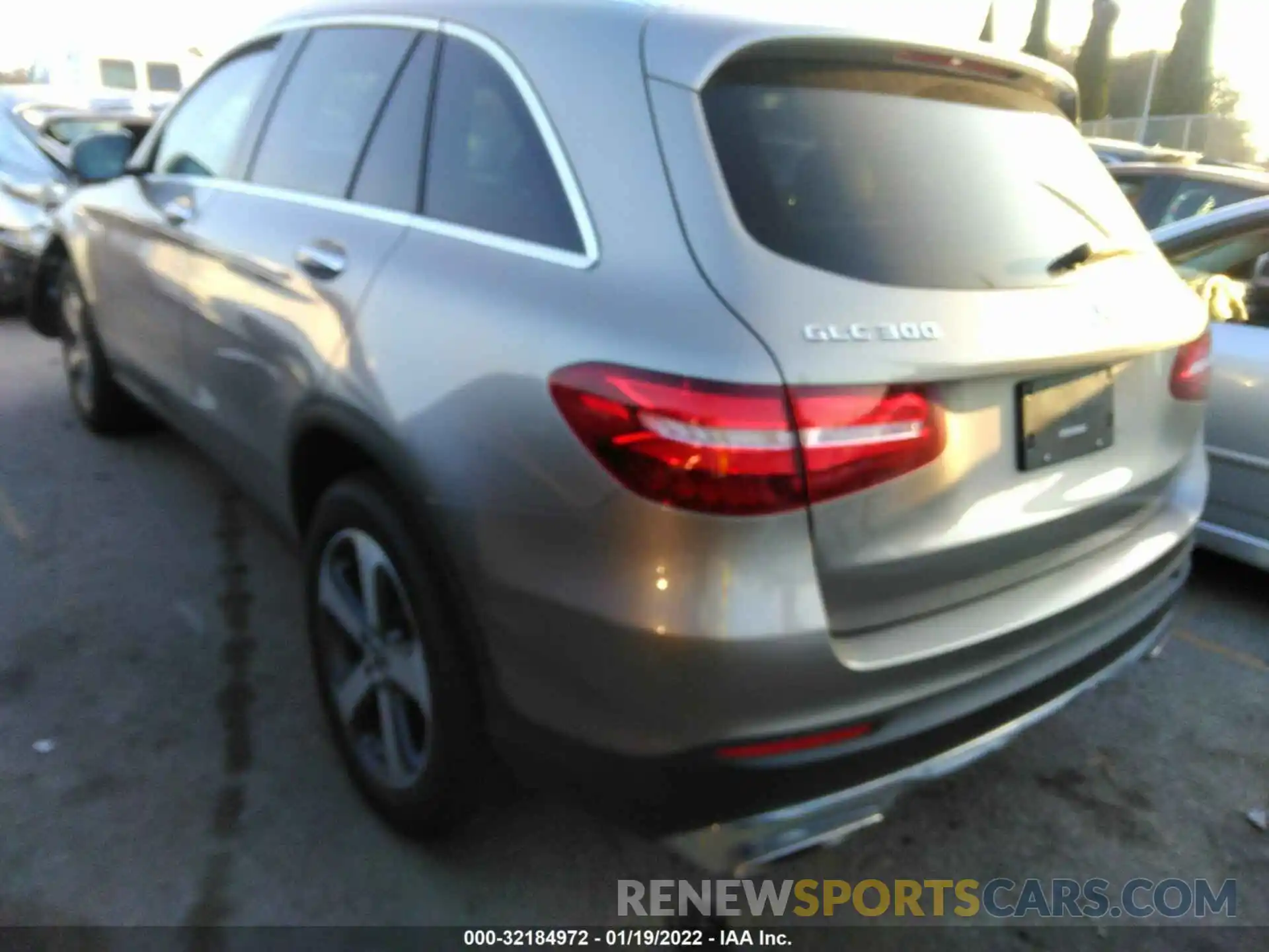 3 Photograph of a damaged car WDC0G4JB6KV117200 MERCEDES-BENZ GLC 2019