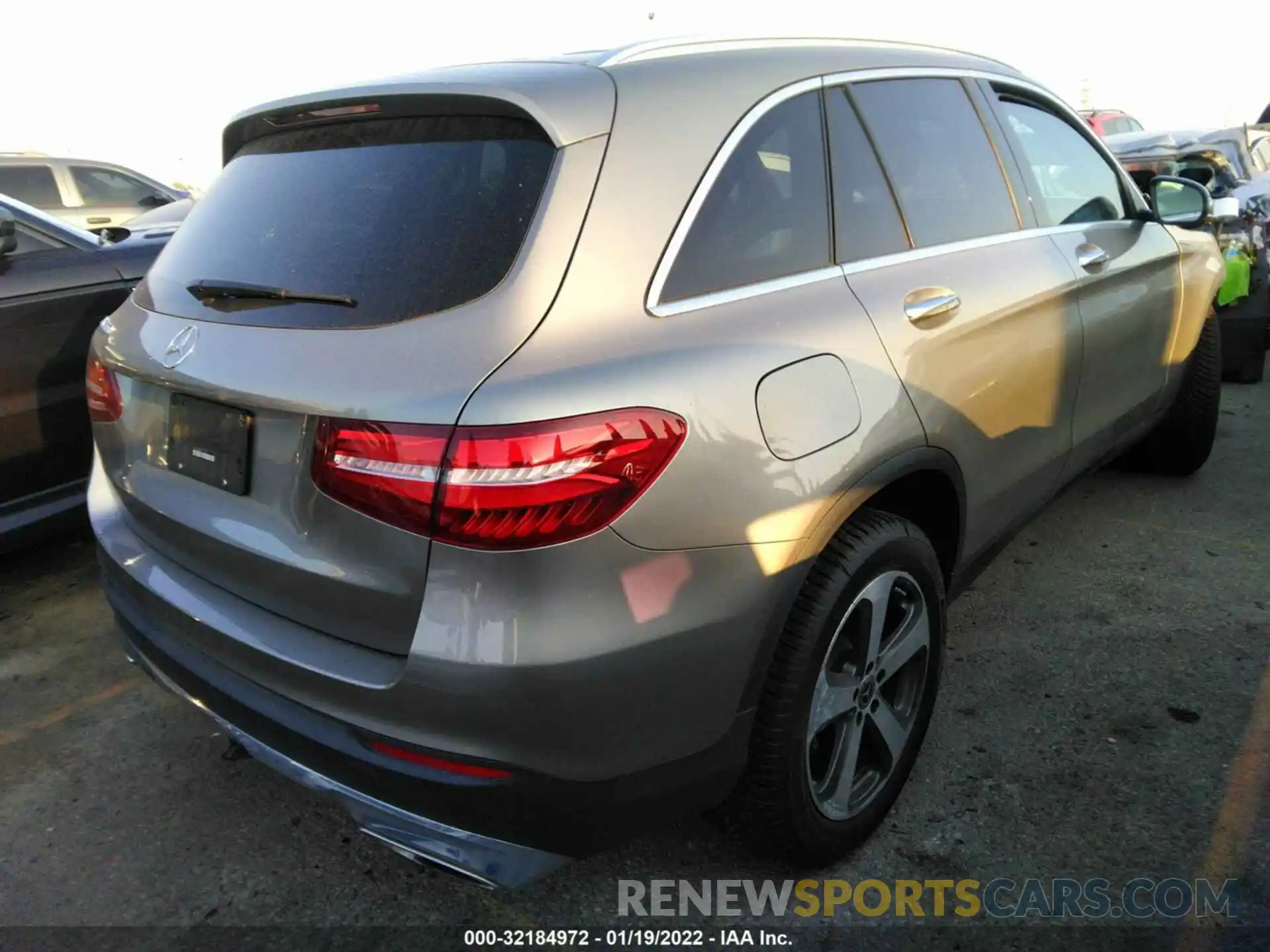 4 Photograph of a damaged car WDC0G4JB6KV117200 MERCEDES-BENZ GLC 2019